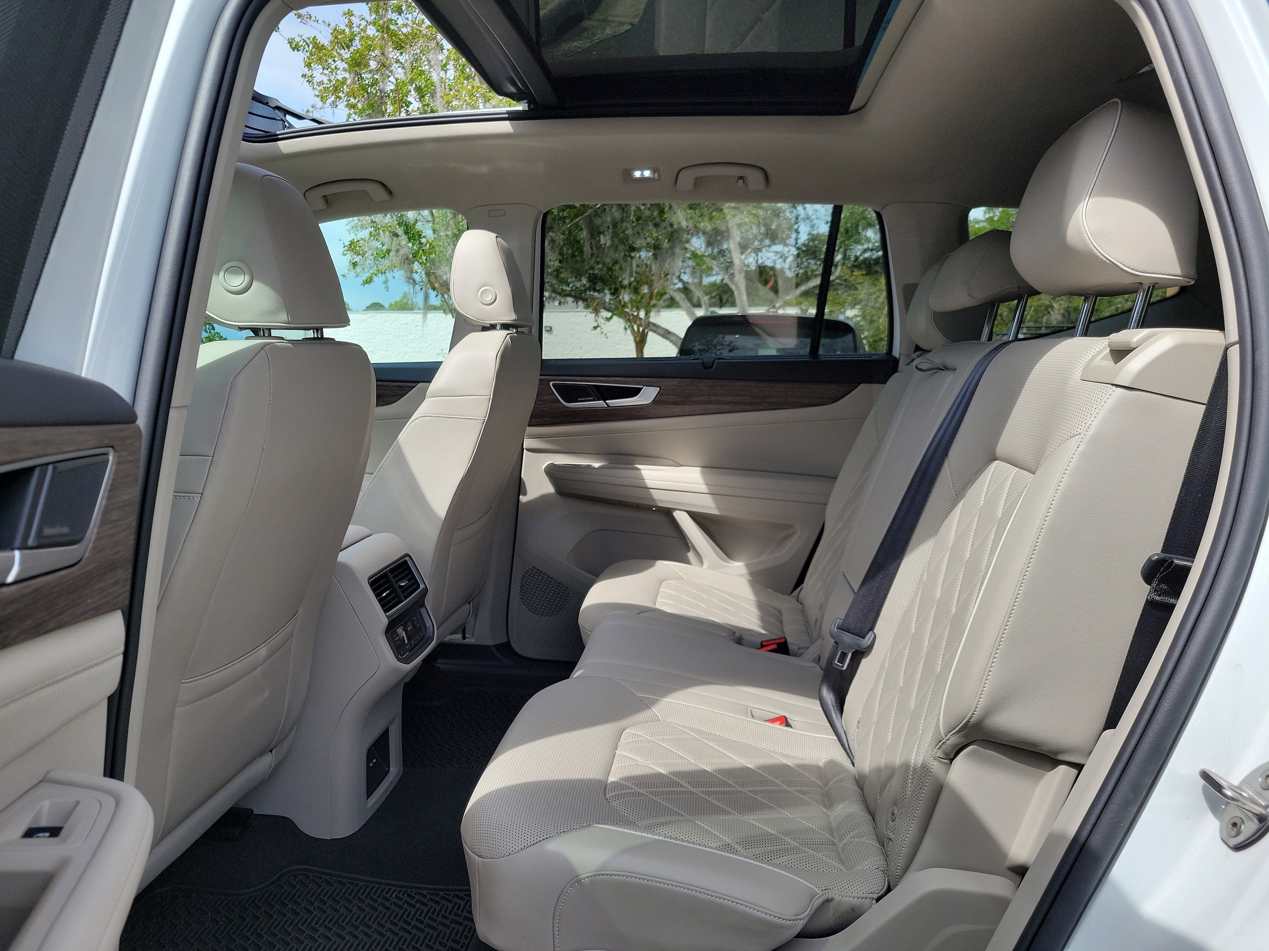 2024 Volkswagen Atlas SEL Premium R-Line - Photo 14