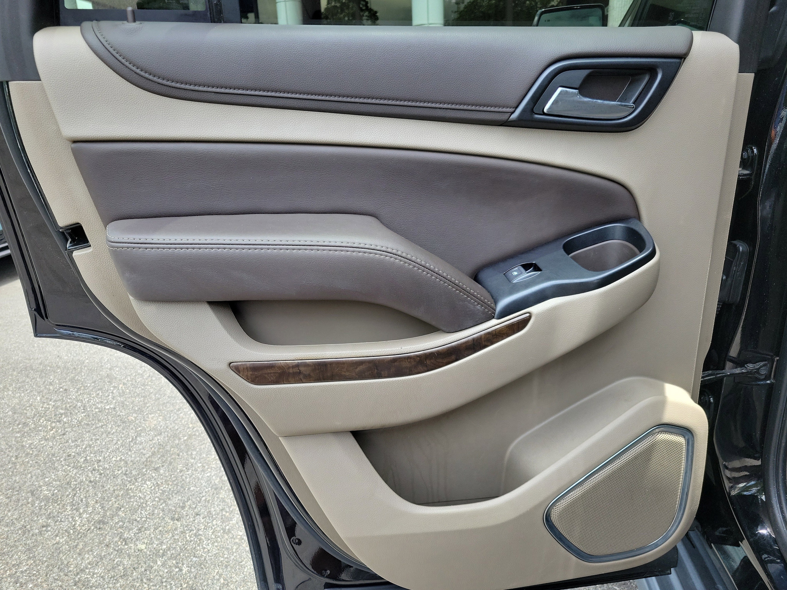 2019 Chevrolet Tahoe LT - Photo 12