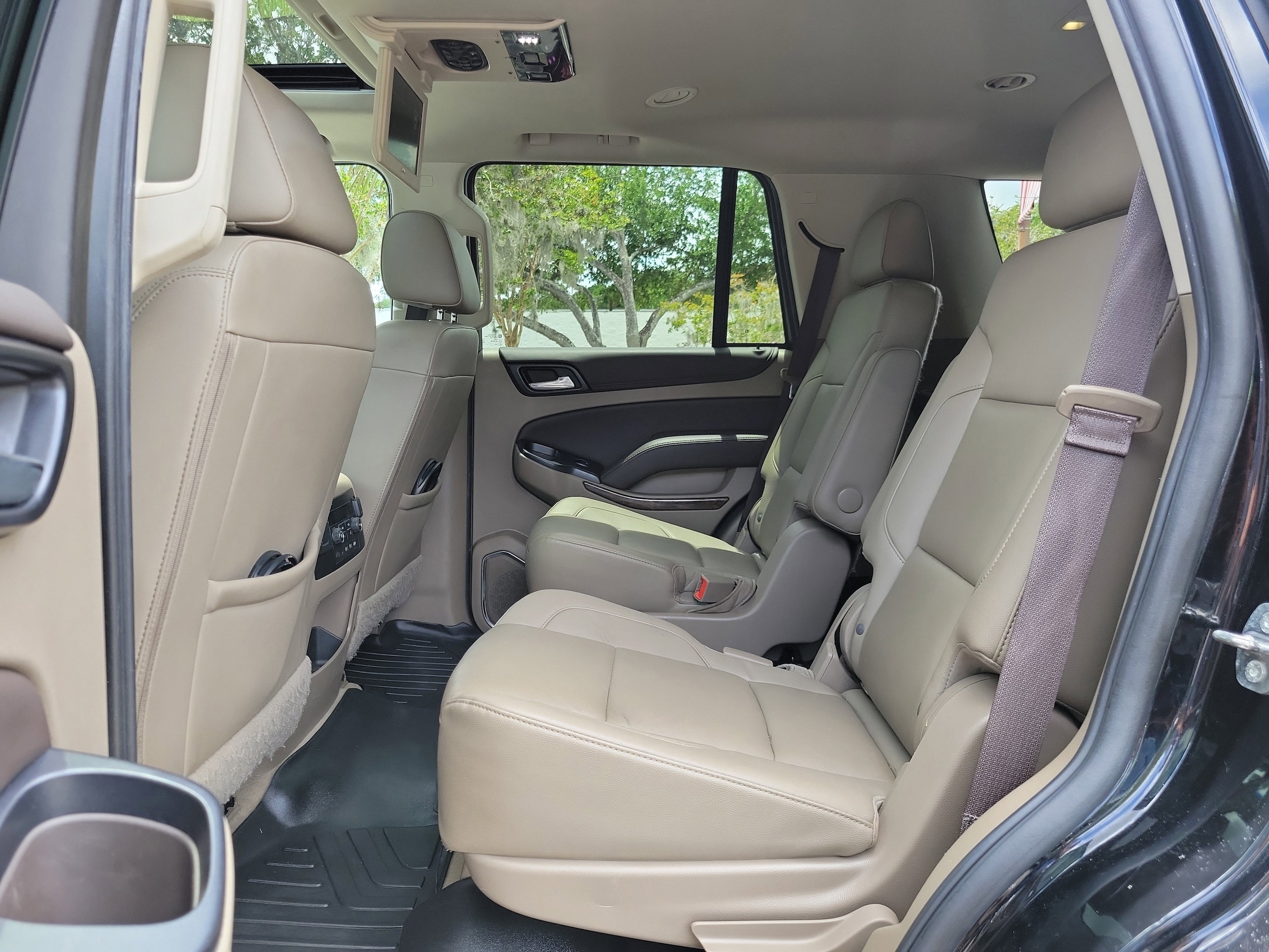 2019 Chevrolet Tahoe LT - Photo 14
