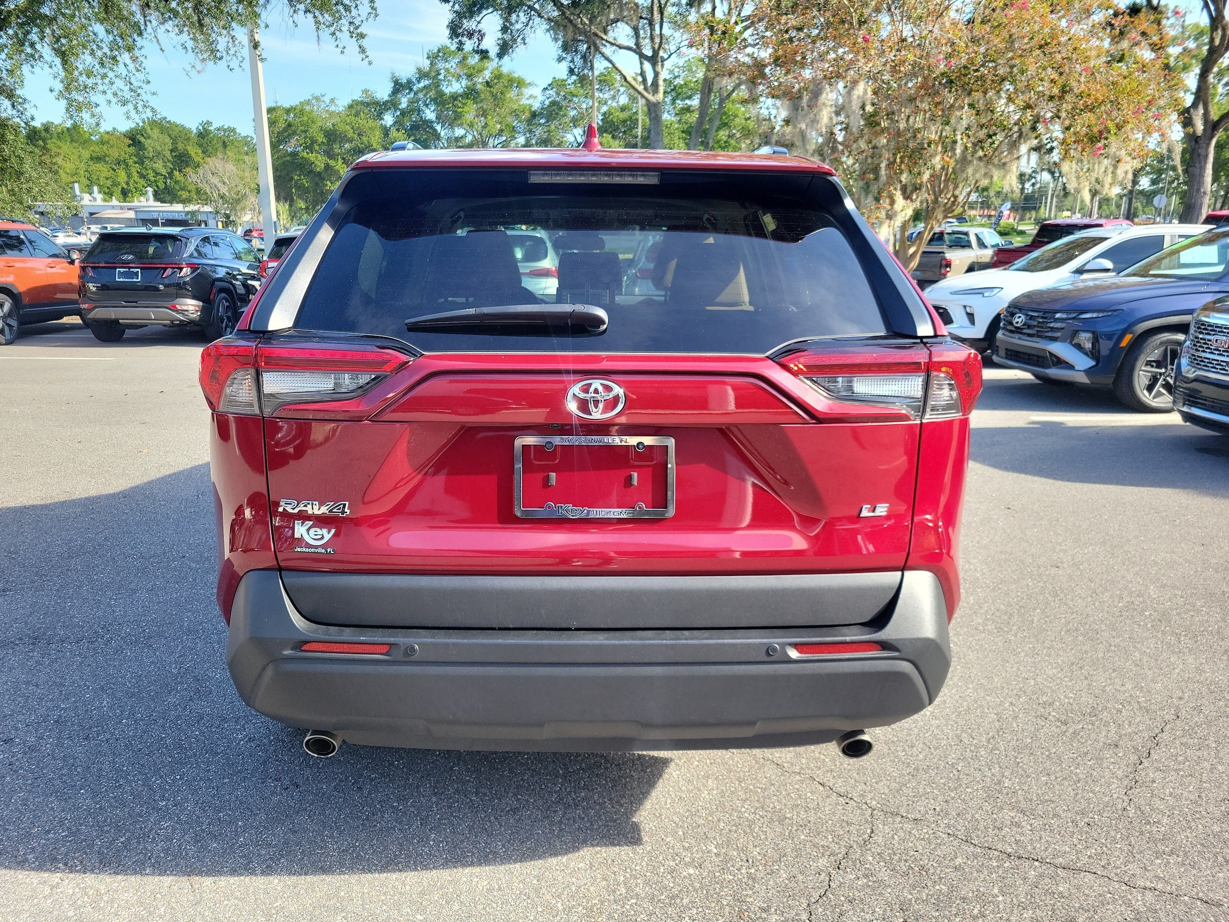 2020 Toyota RAV4 LE - Photo 8