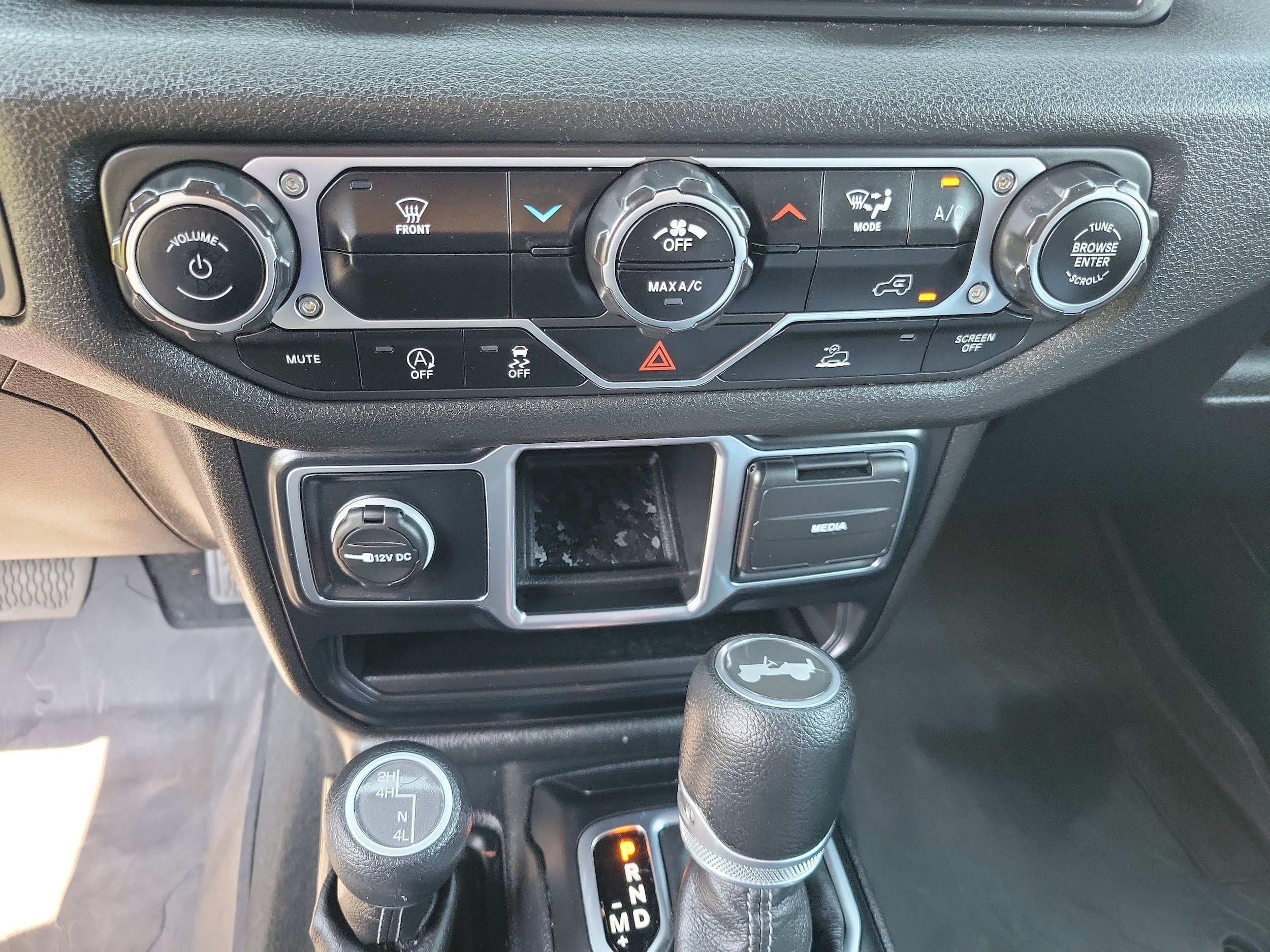 2024 Jeep Wrangler 4-Door Sport - Photo 32