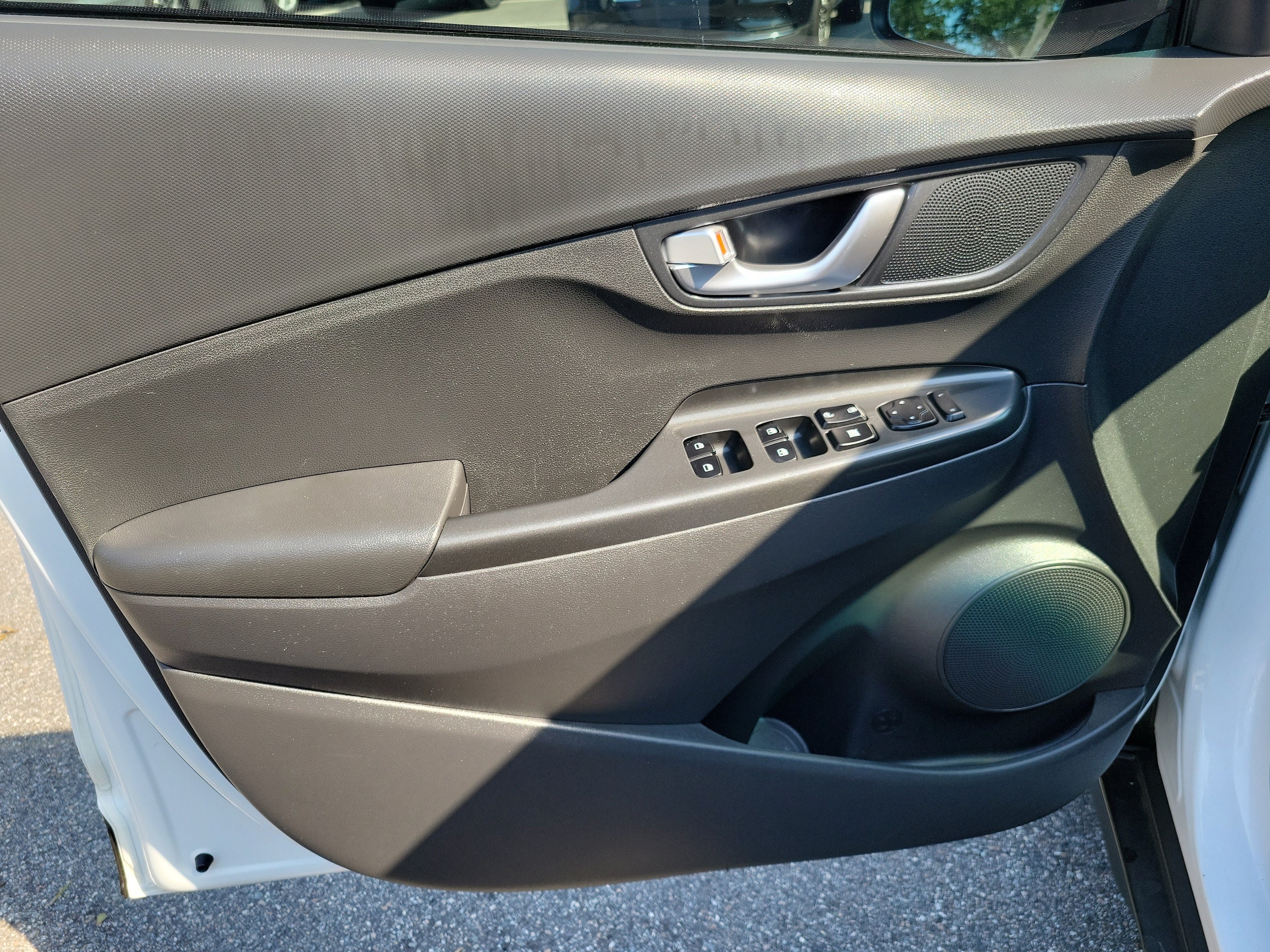 2023 Hyundai Kona SEL - Photo 17