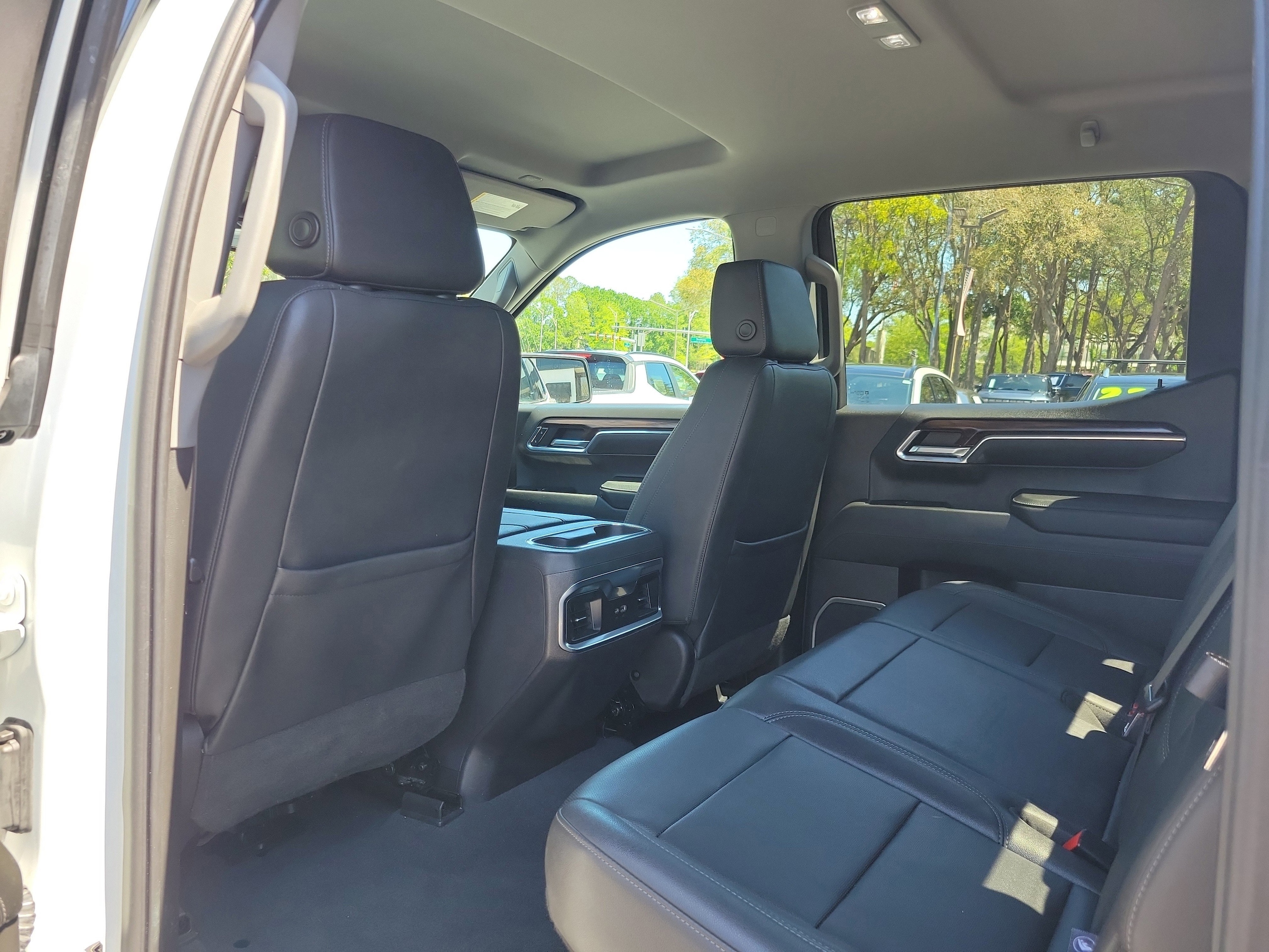 2024 GMC Sierra 1500 SLT - Photo 12