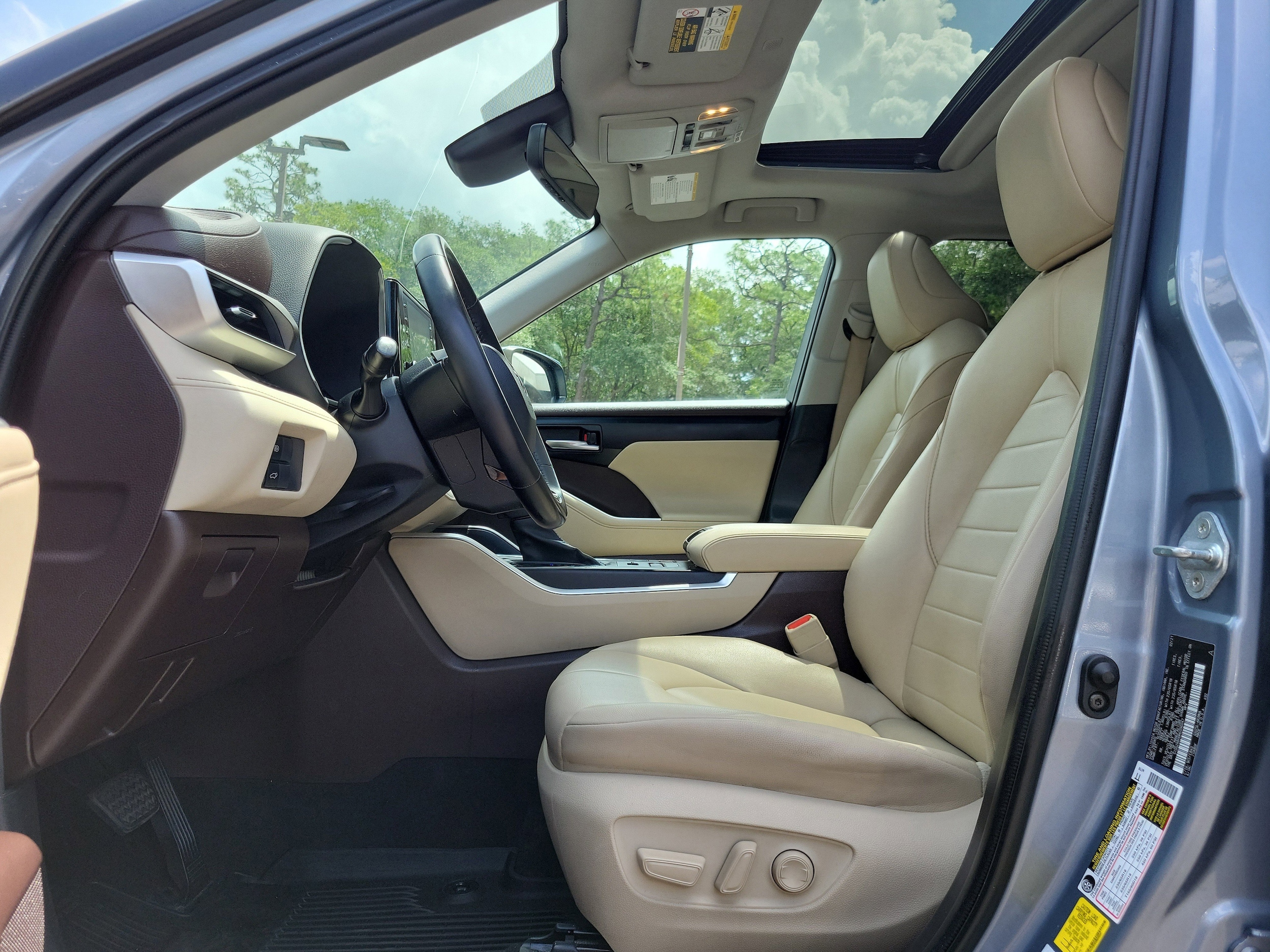 2021 Toyota Highlander XLE - Photo 23