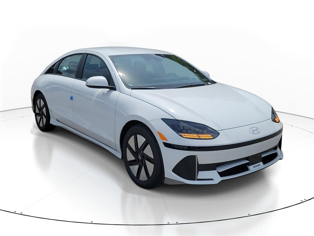 2025 Hyundai IONIQ 6 SE's photo