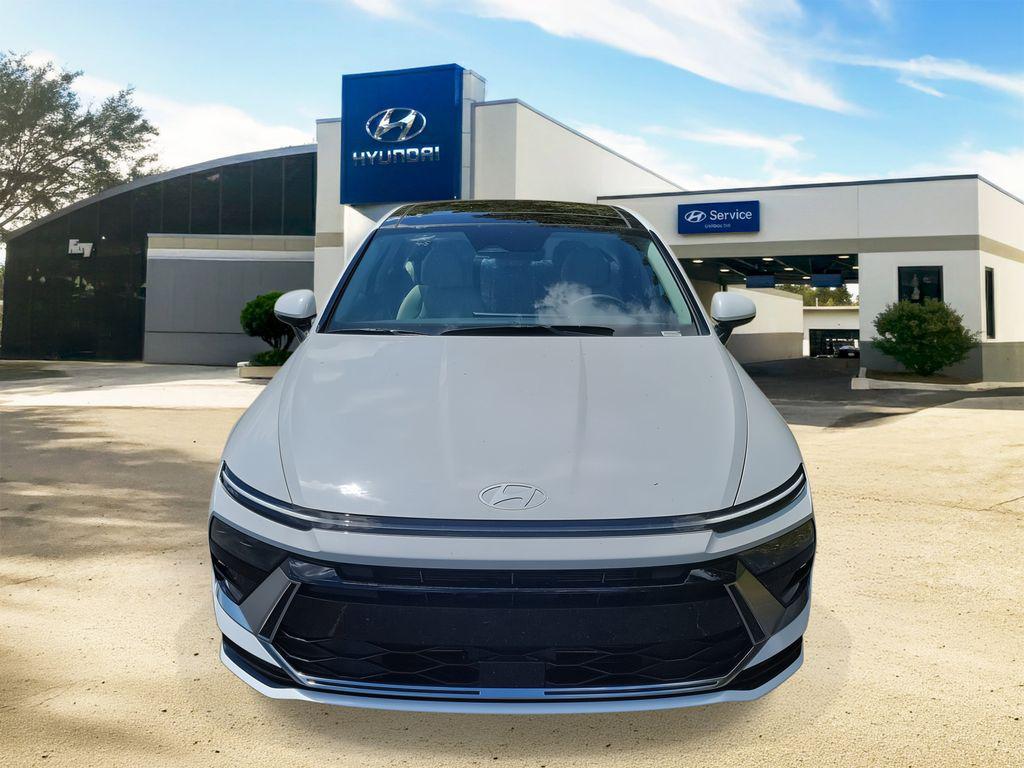 2025 Hyundai Sonata SEL - Photo 2