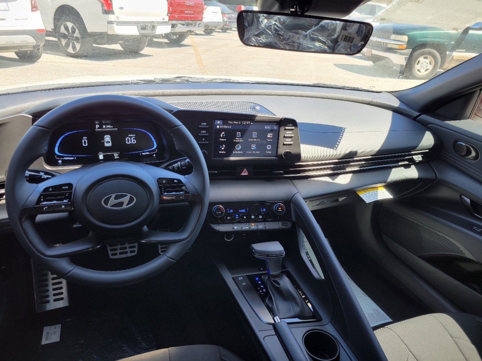 2025 Hyundai Elantra SEL - Photo 29