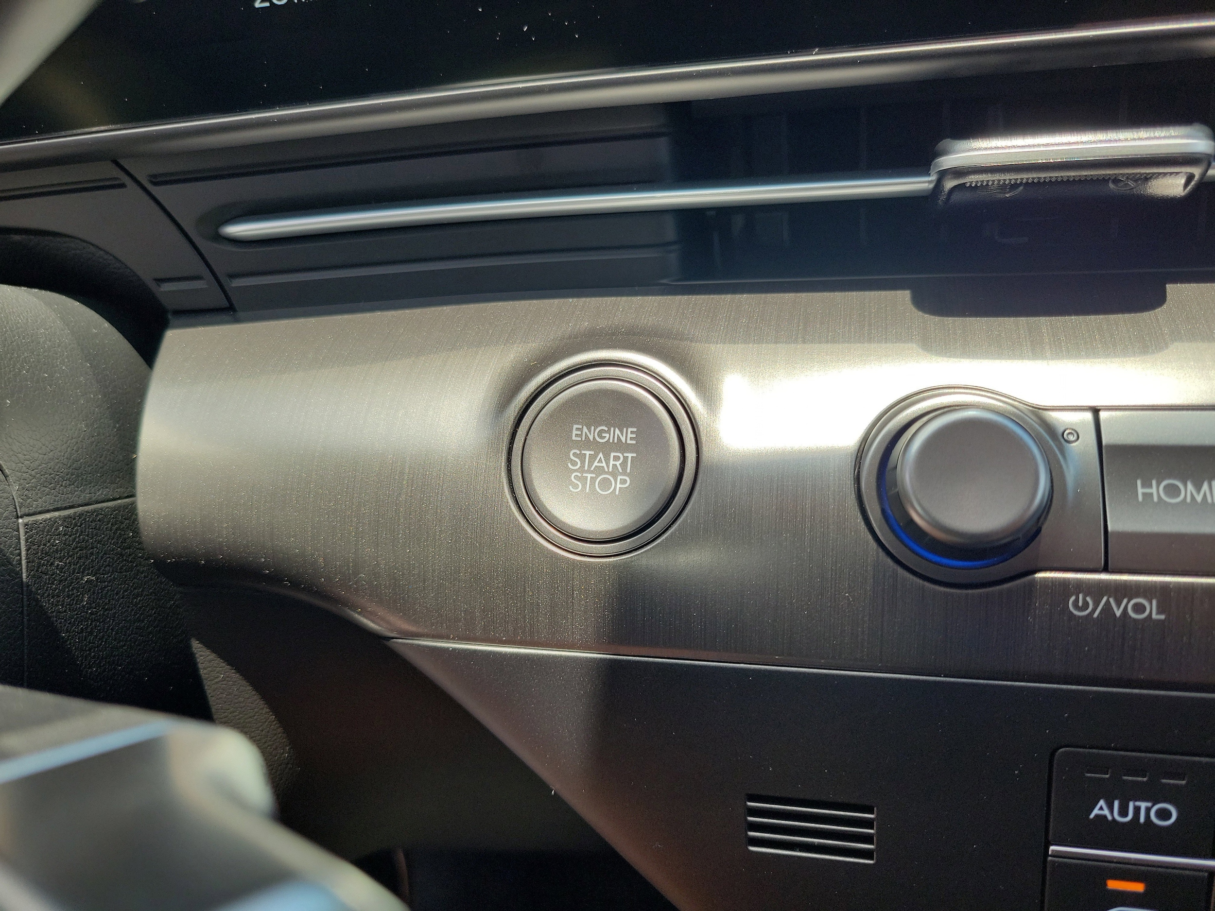 2025 Hyundai Kona SEL Convenience - Photo 25