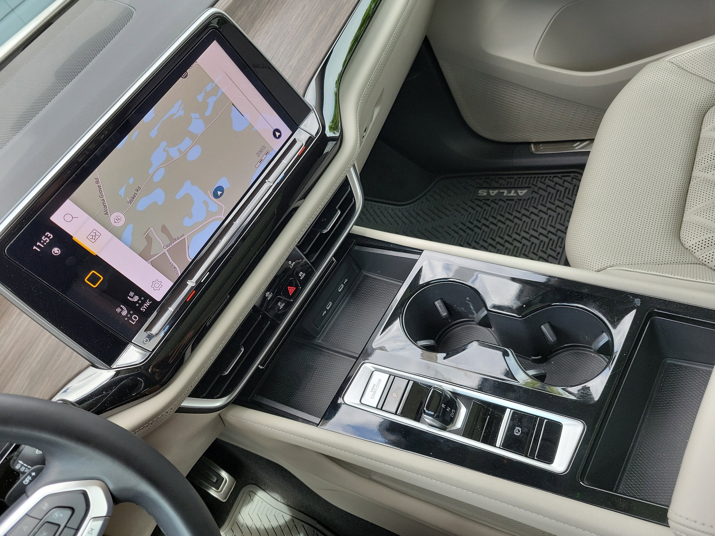 2024 Volkswagen Atlas SEL Premium R-Line - Photo 38