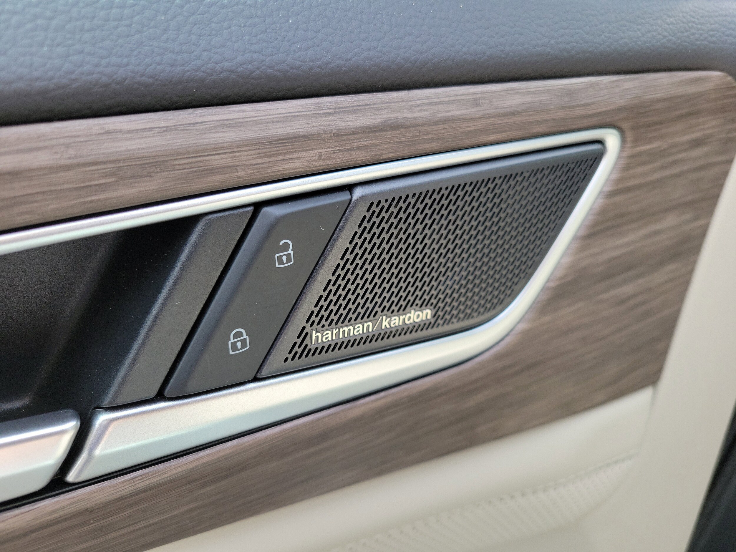 2024 Volkswagen Atlas SEL Premium R-Line - Photo 21