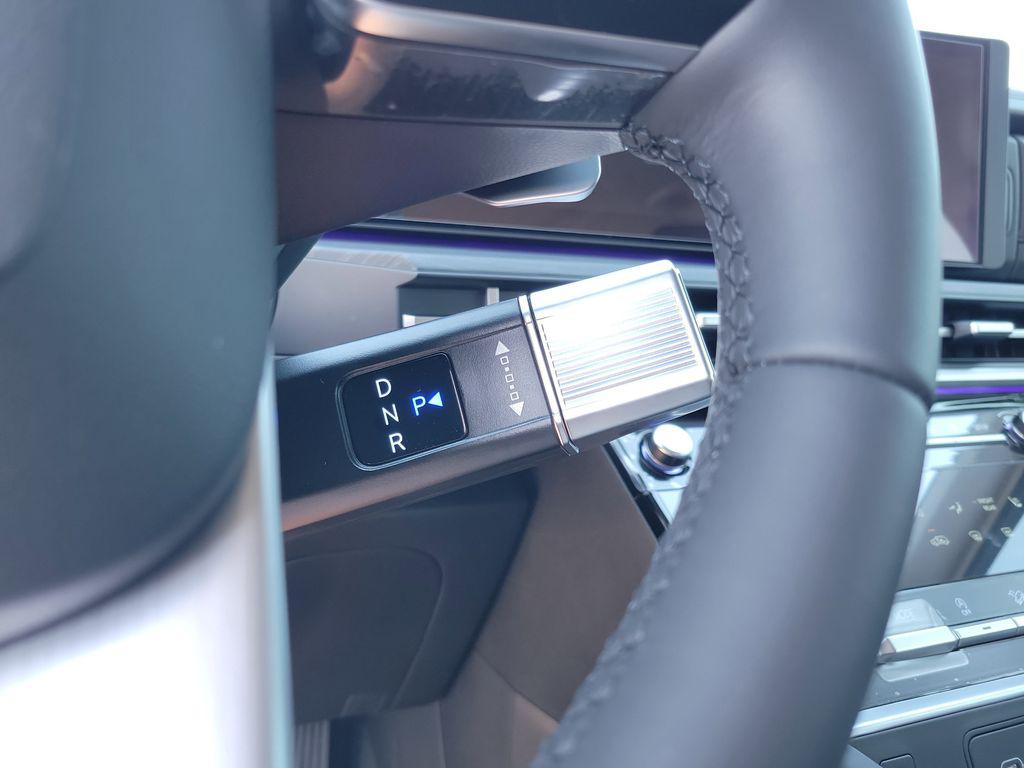 2026 Hyundai Santa Fe Limited - Photo 17