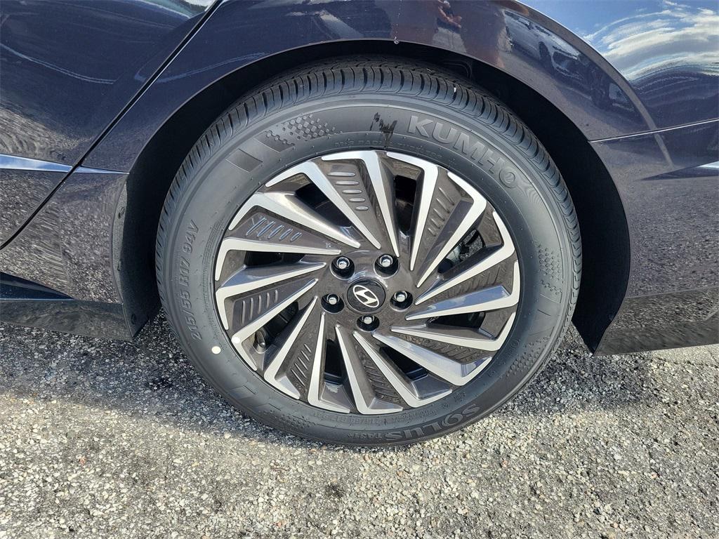 New 2025 Hyundai Sonata Hybrid Limited Sedan