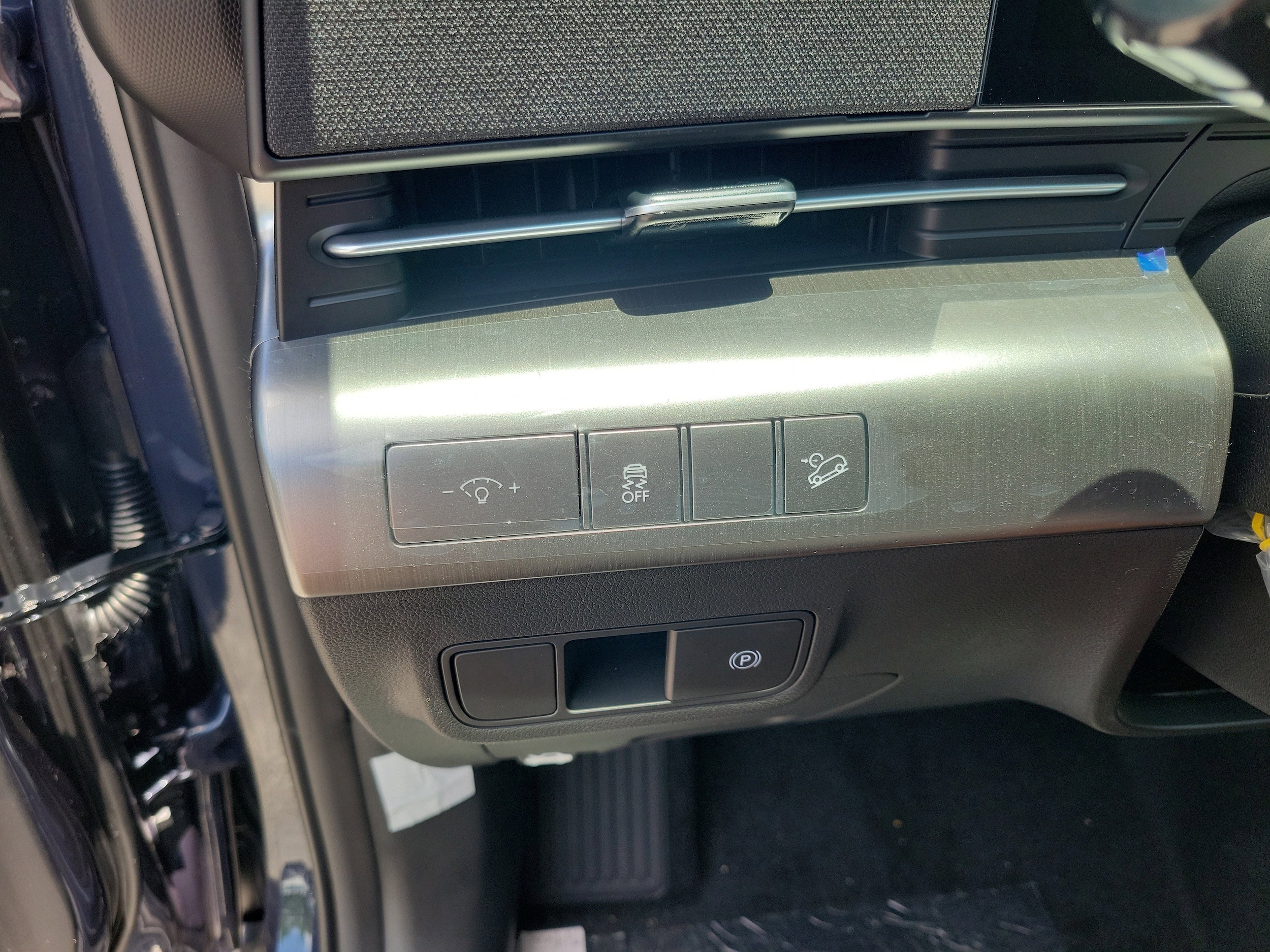 2025 Hyundai Kona SEL Convenience - Photo 11