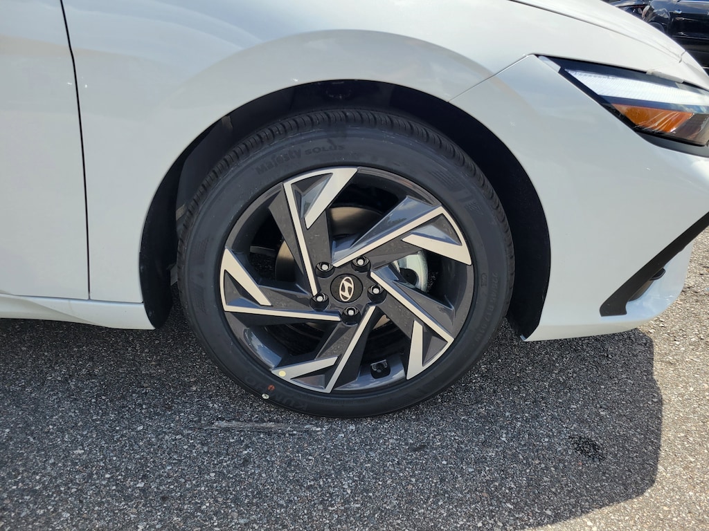 Certified 2025 Hyundai Elantra SEL Sport Sedan