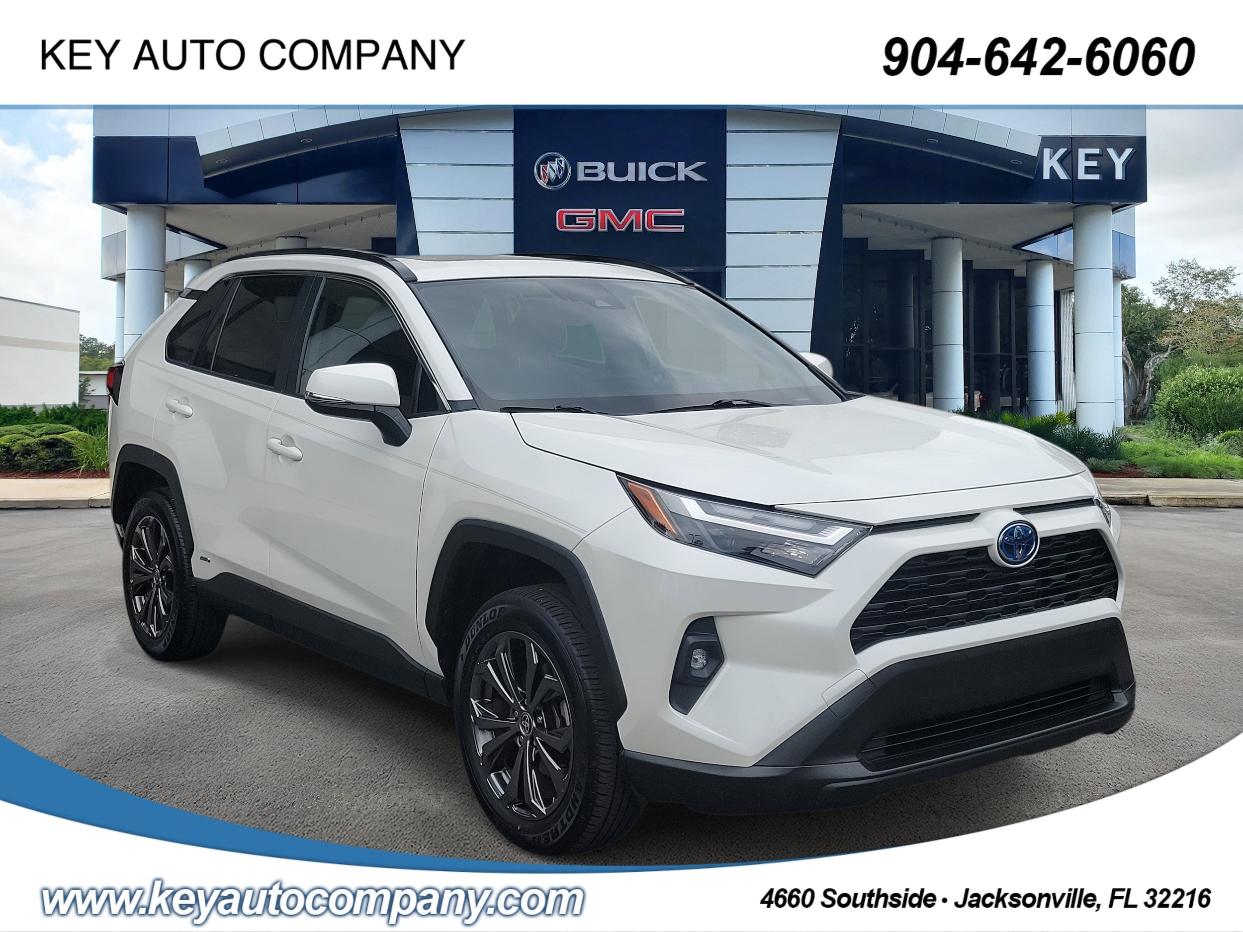 2022 Toyota RAV4 XLE Premium's photo
