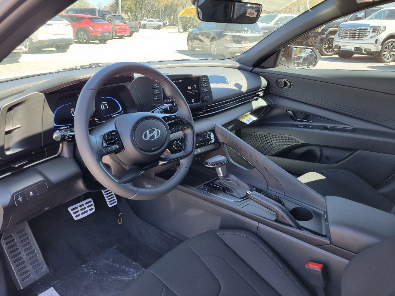 2025 Hyundai Elantra SEL - Photo 9