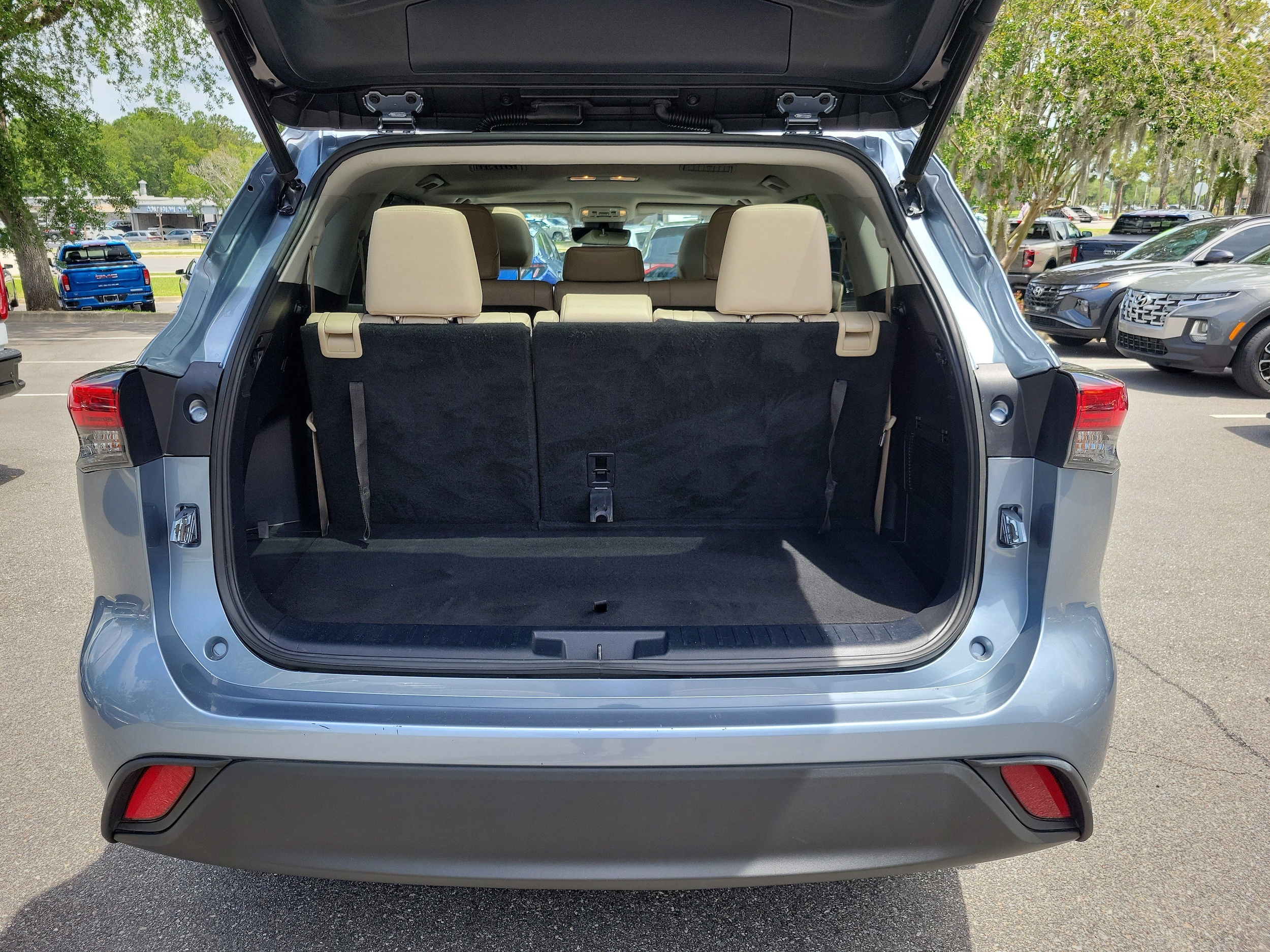 2021 Toyota Highlander XLE - Photo 10