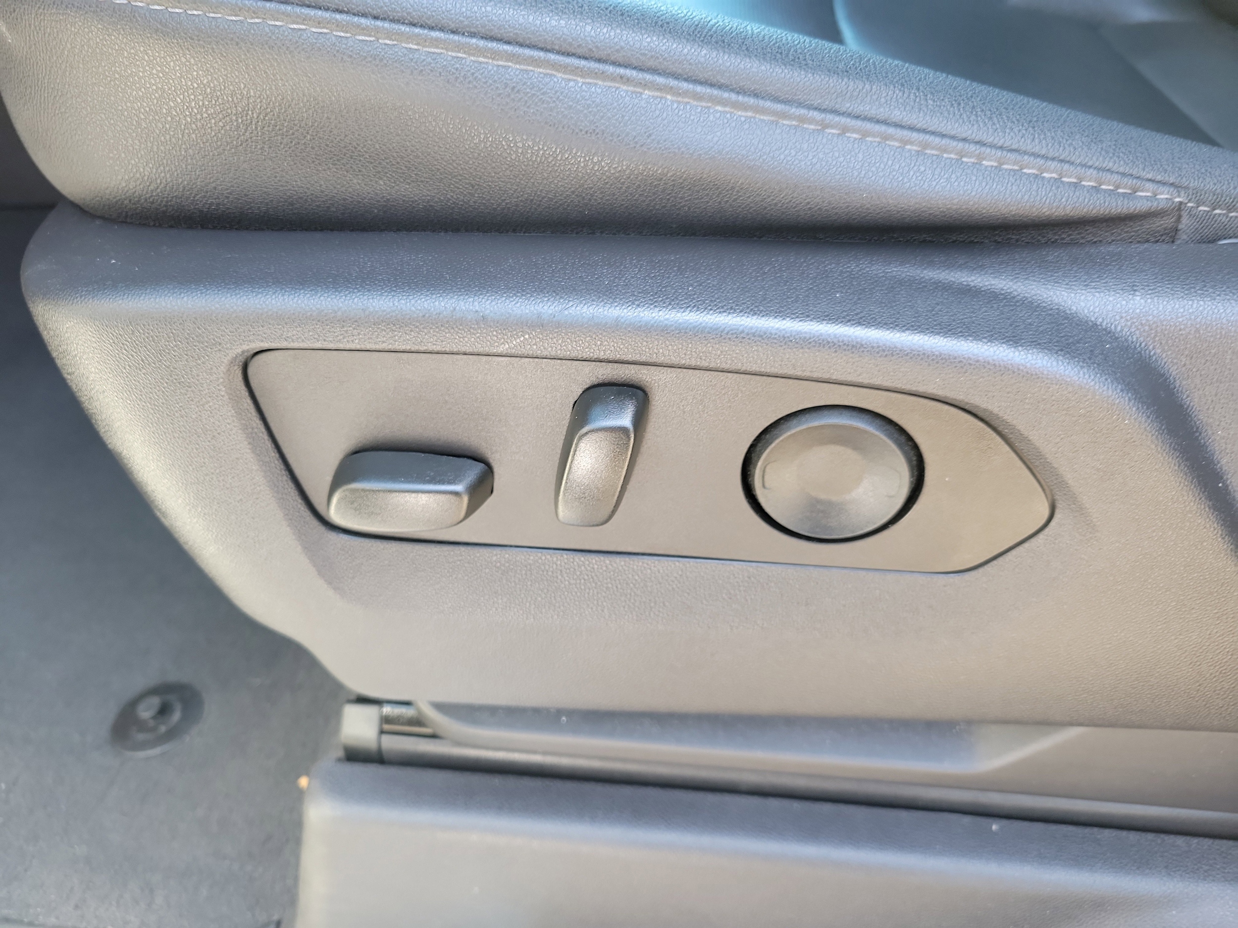 2024 GMC Sierra 1500 SLT - Photo 24