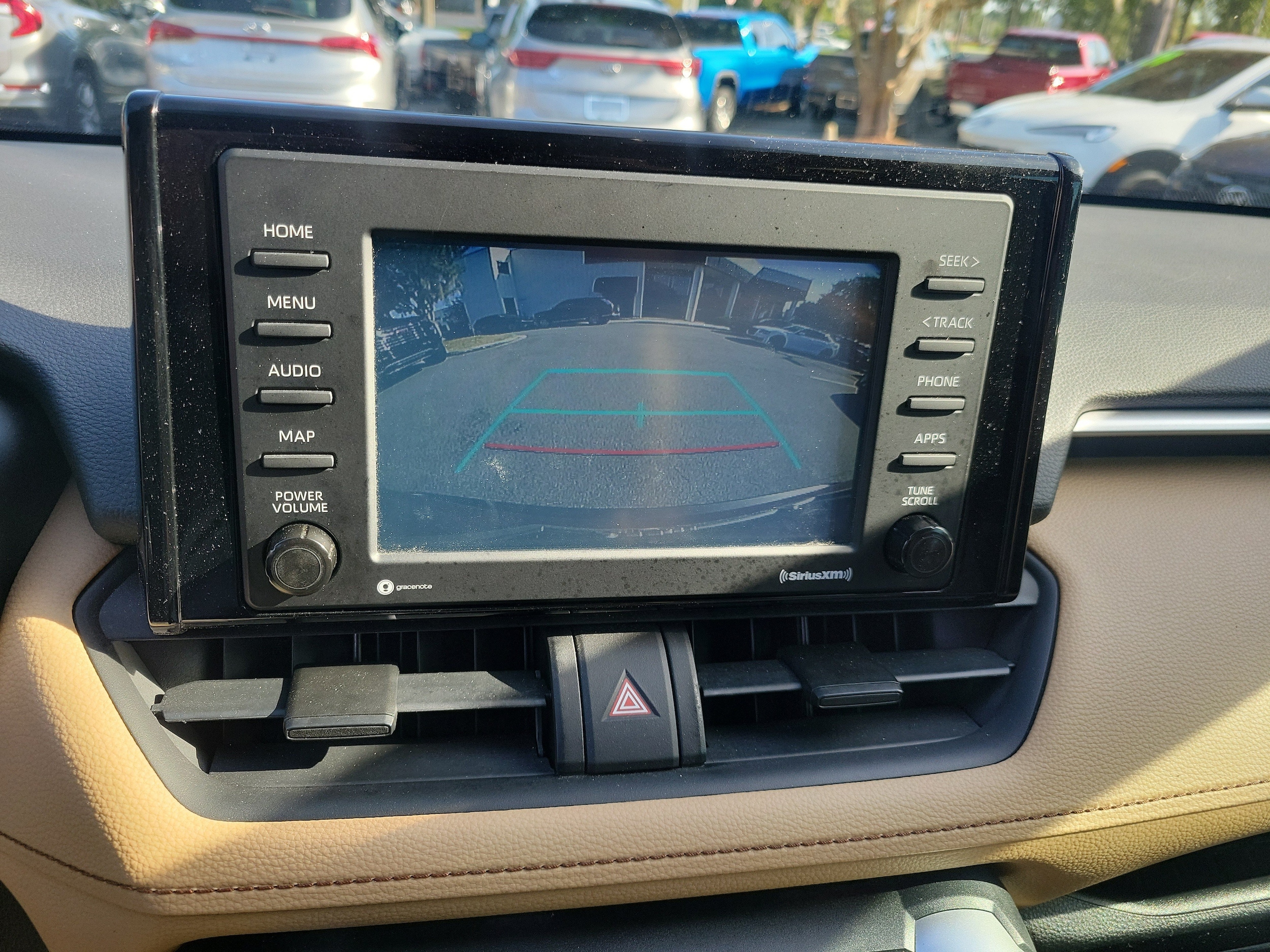 2020 Toyota RAV4 LE - Photo 30