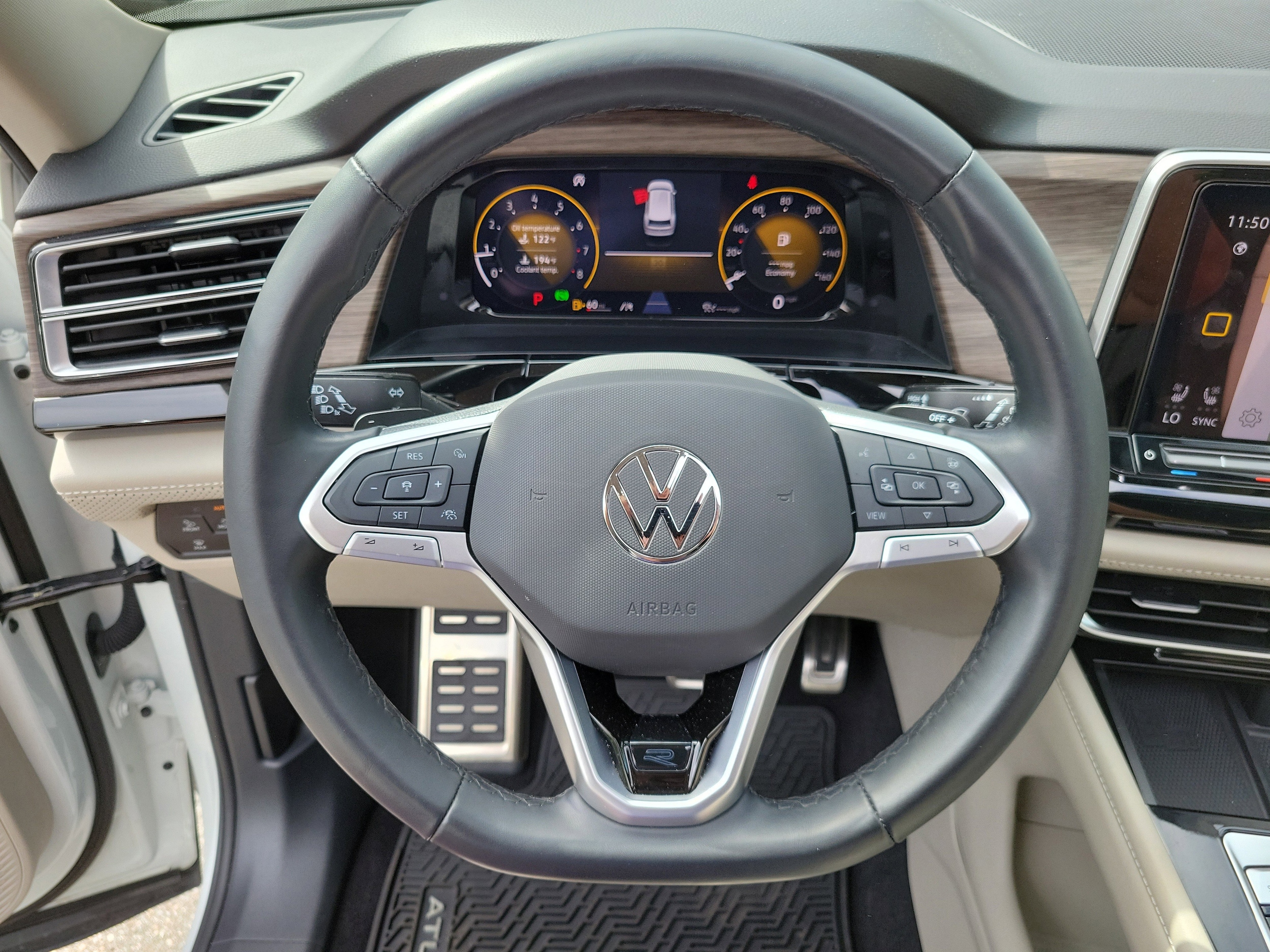 2024 Volkswagen Atlas SEL Premium R-Line - Photo 29