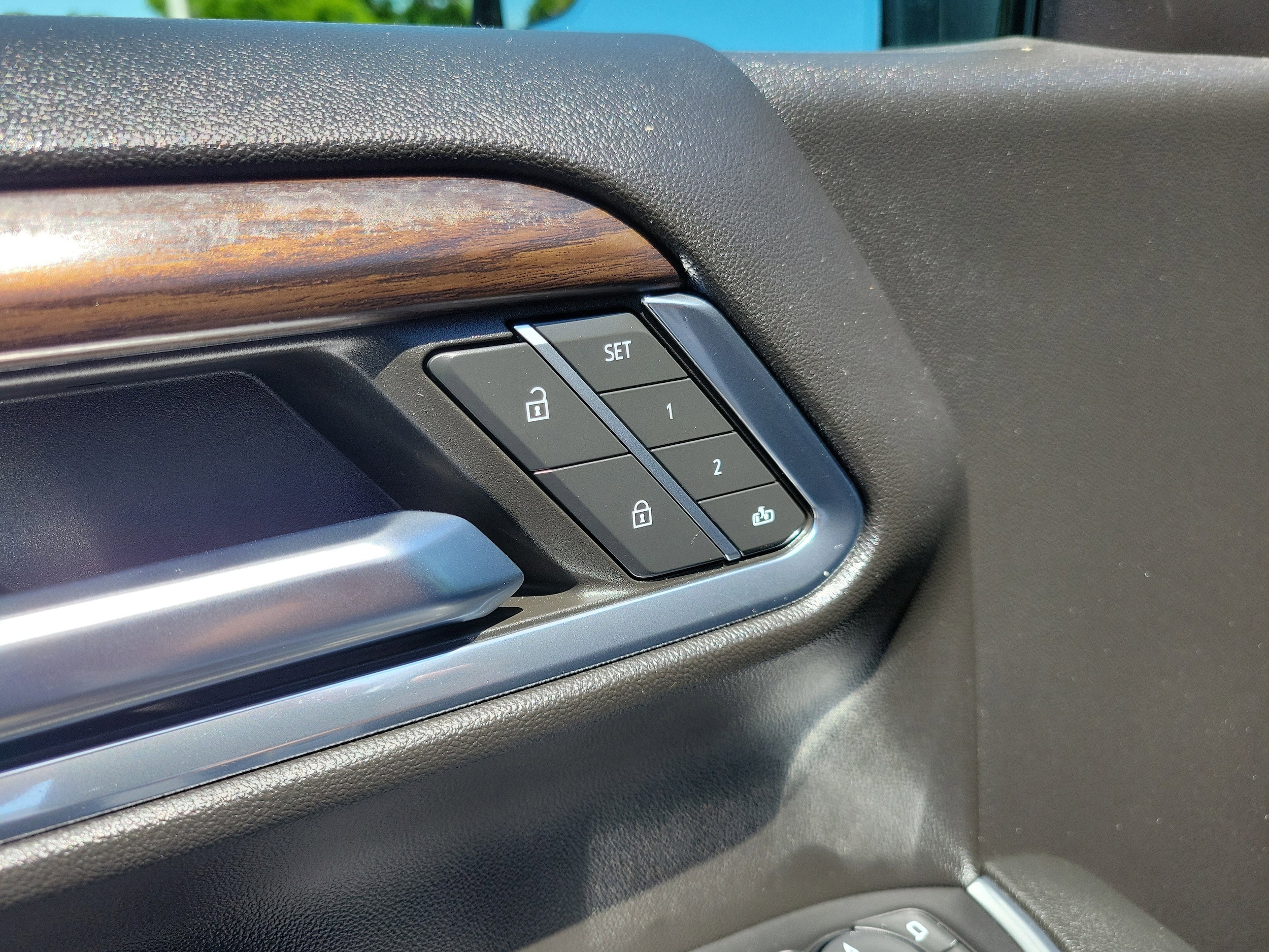 2024 GMC Sierra 1500 SLT - Photo 19