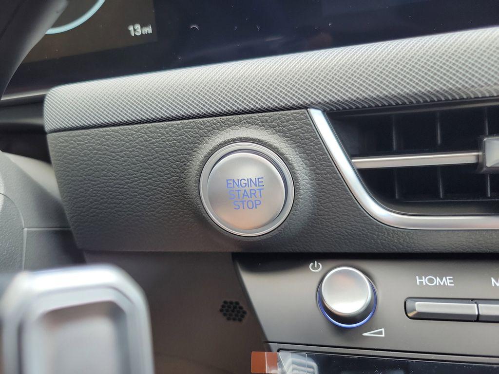 2025 Hyundai Sonata SEL - Photo 25