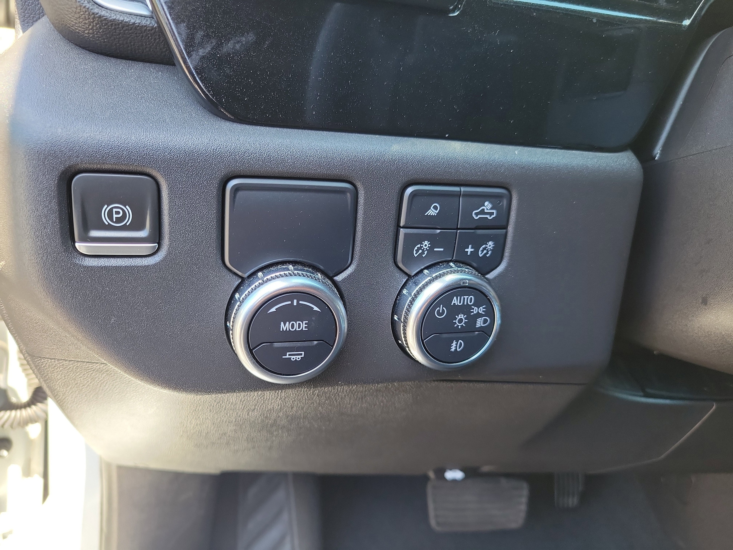 2024 GMC Sierra 1500 SLT - Photo 25