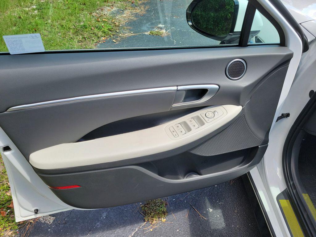2025 Hyundai Sonata SEL - Photo 6