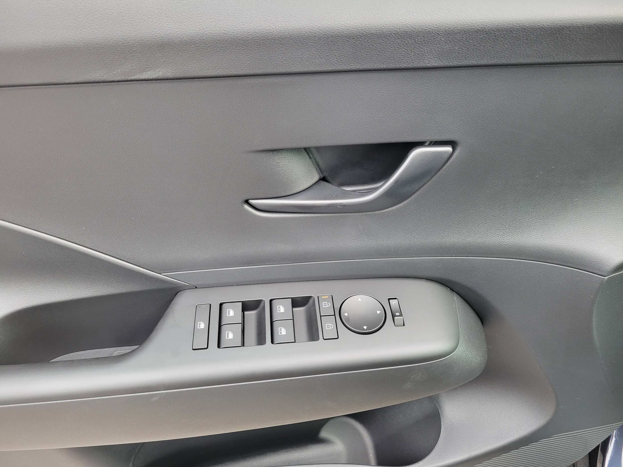 2026 Hyundai Kona SEL Sport - Photo 8