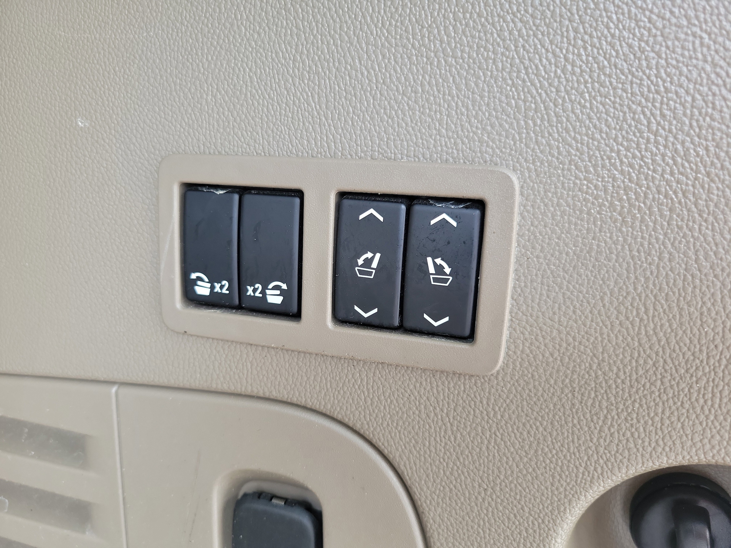 2019 Chevrolet Tahoe LT - Photo 10