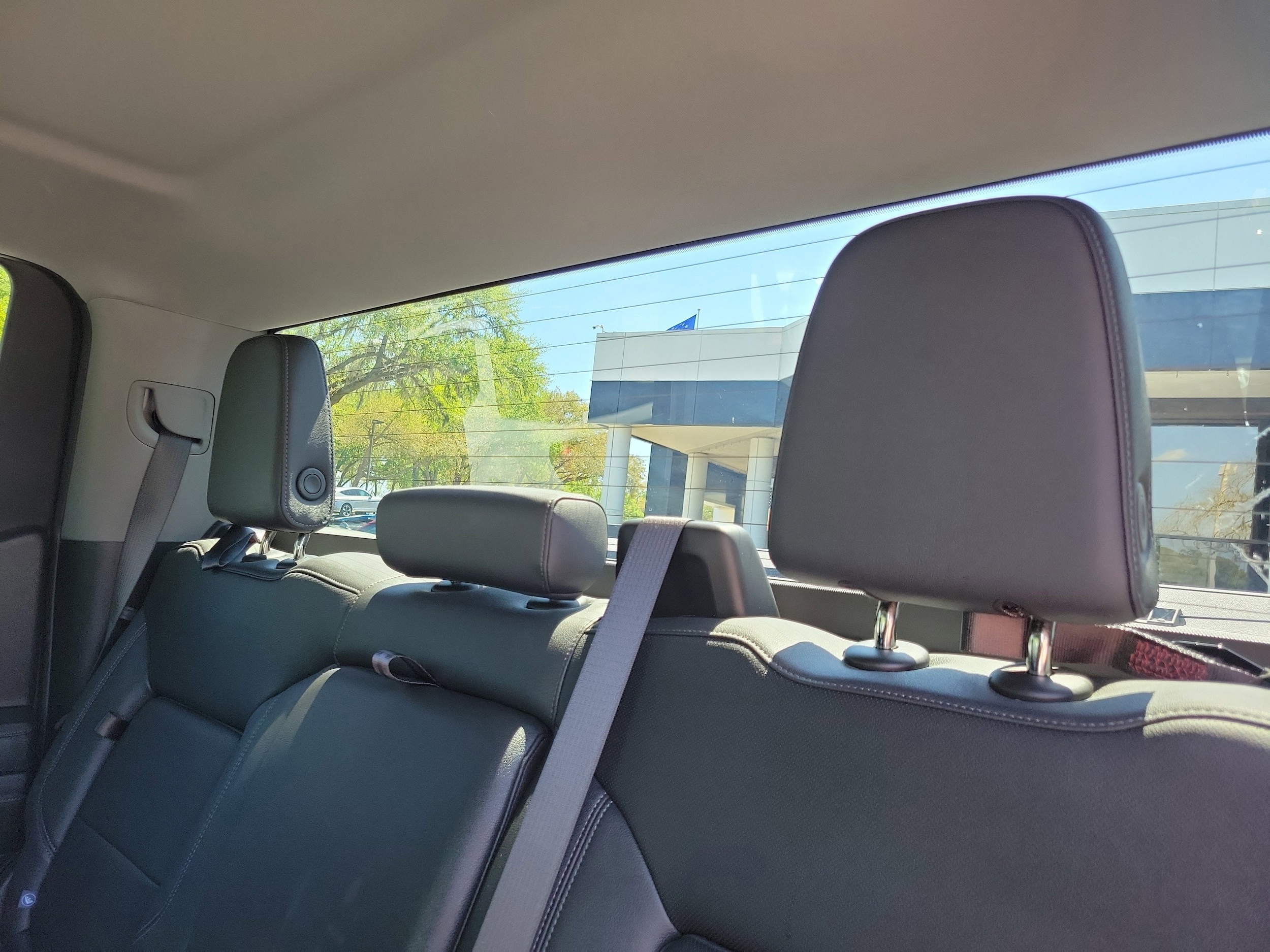 2024 GMC Sierra 1500 SLT - Photo 14