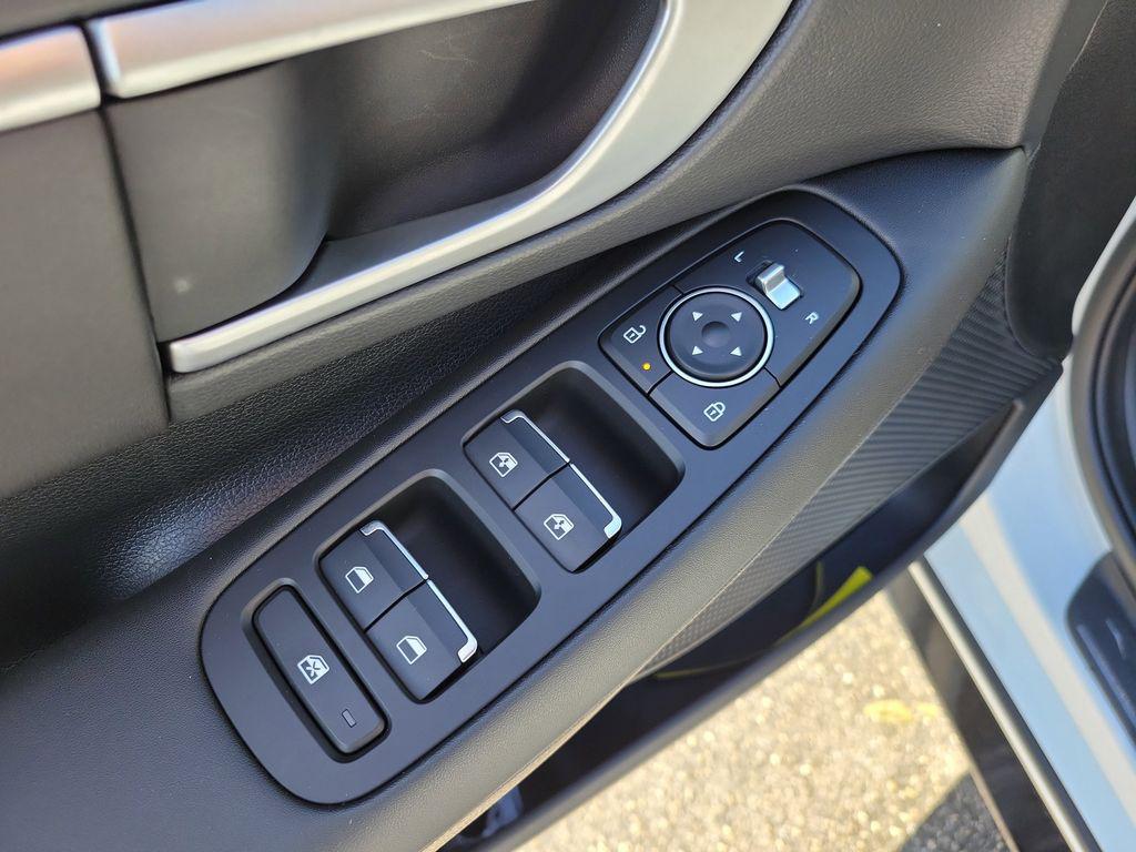 2025 Hyundai Sonata SEL - Photo 12