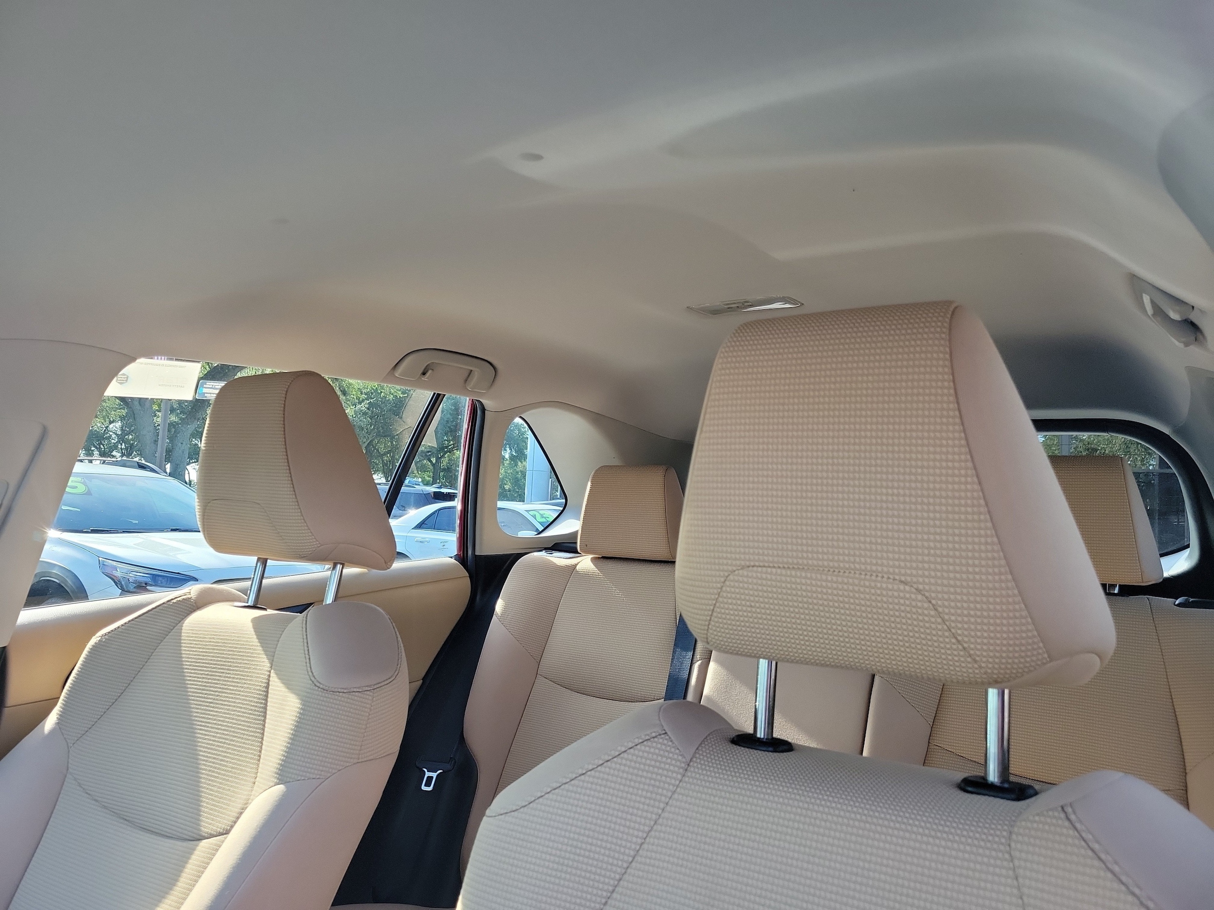2020 Toyota RAV4 LE - Photo 22