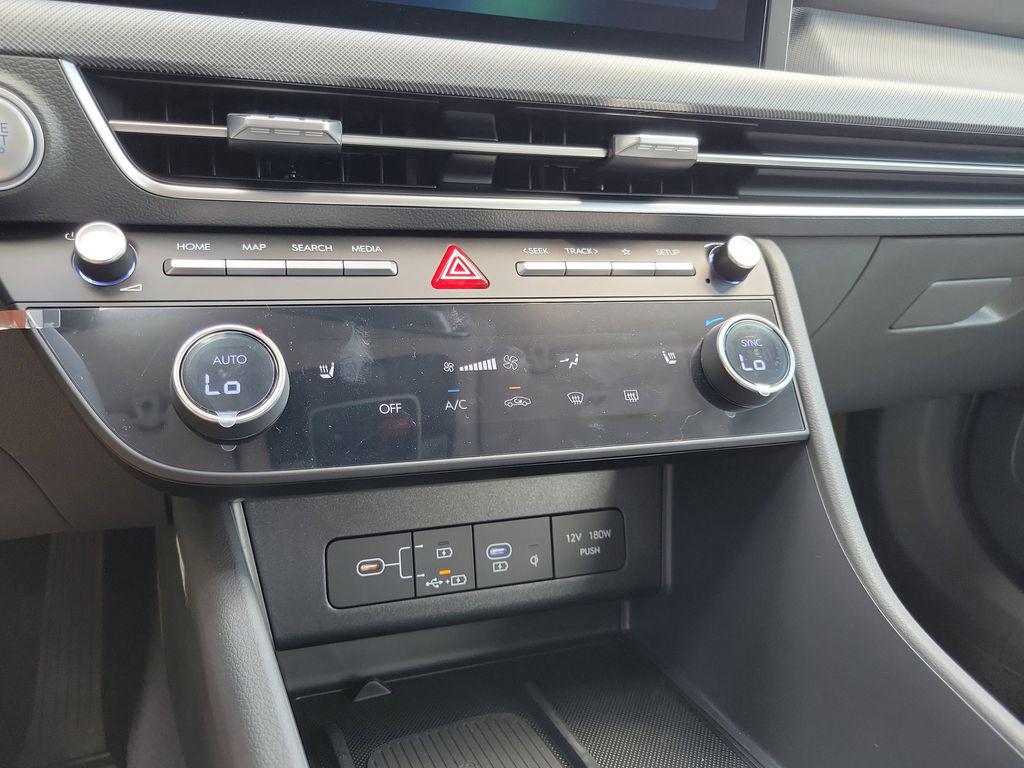 2025 Hyundai Sonata SEL - Photo 26