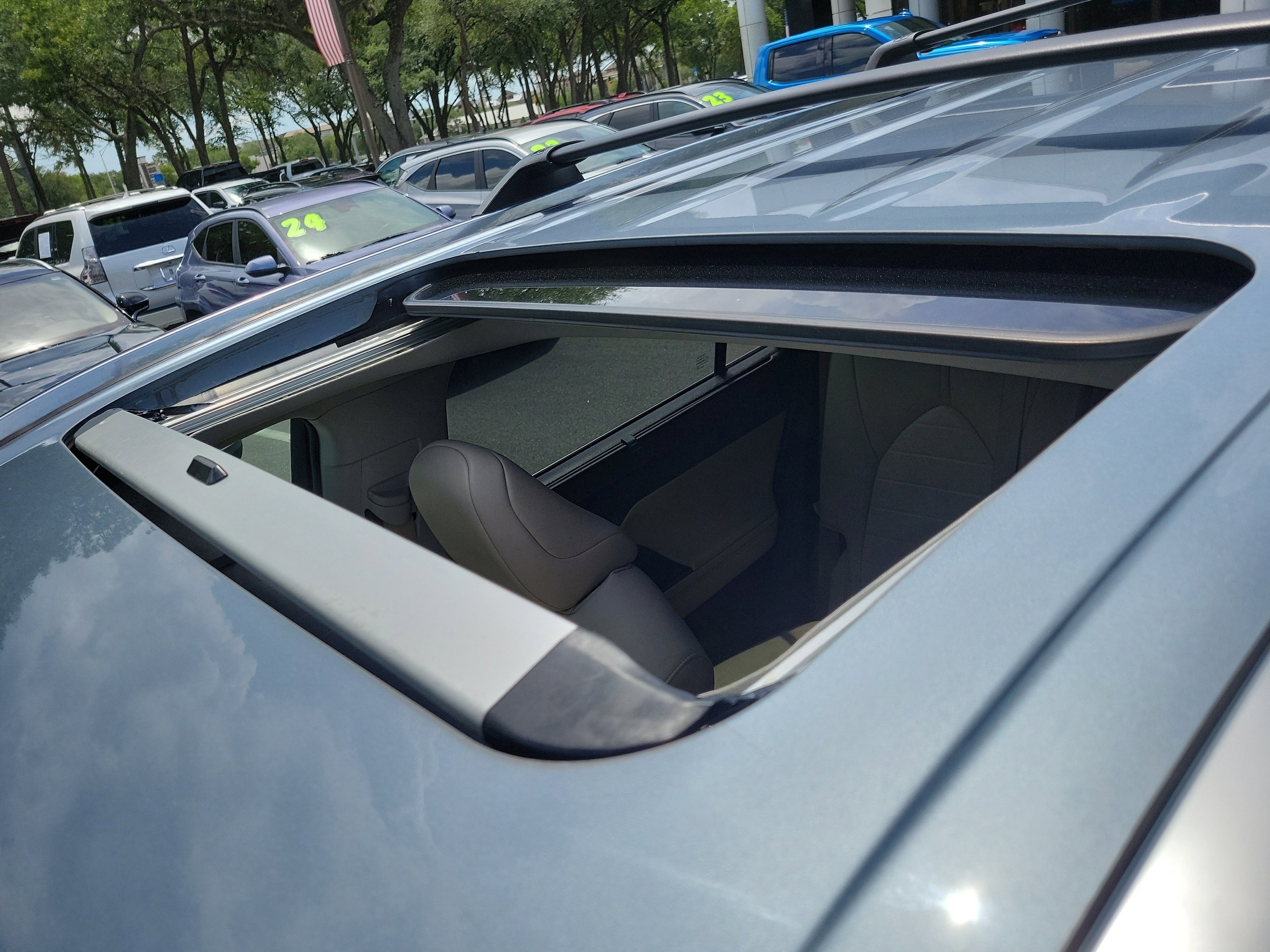 2021 Toyota Highlander XLE - Photo 25