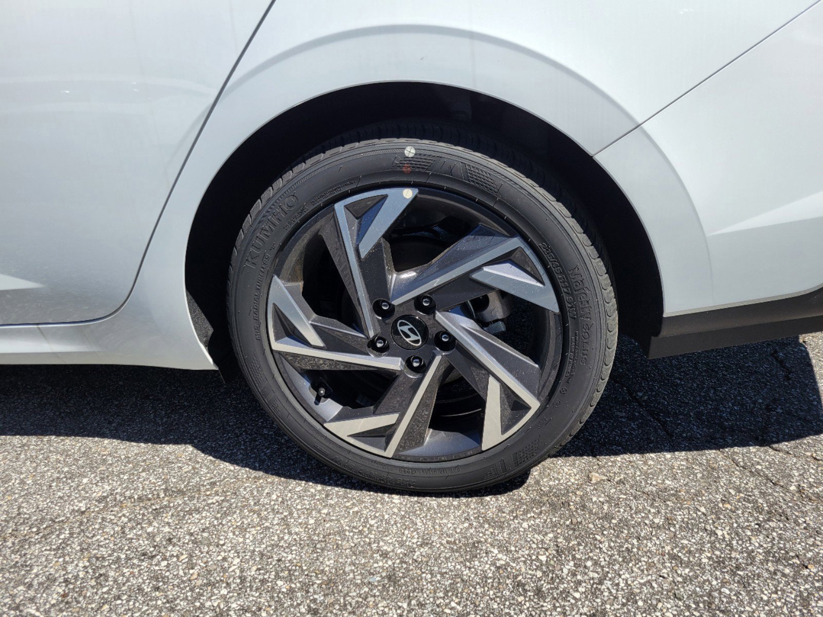 2025 Hyundai Elantra SEL - Photo 3