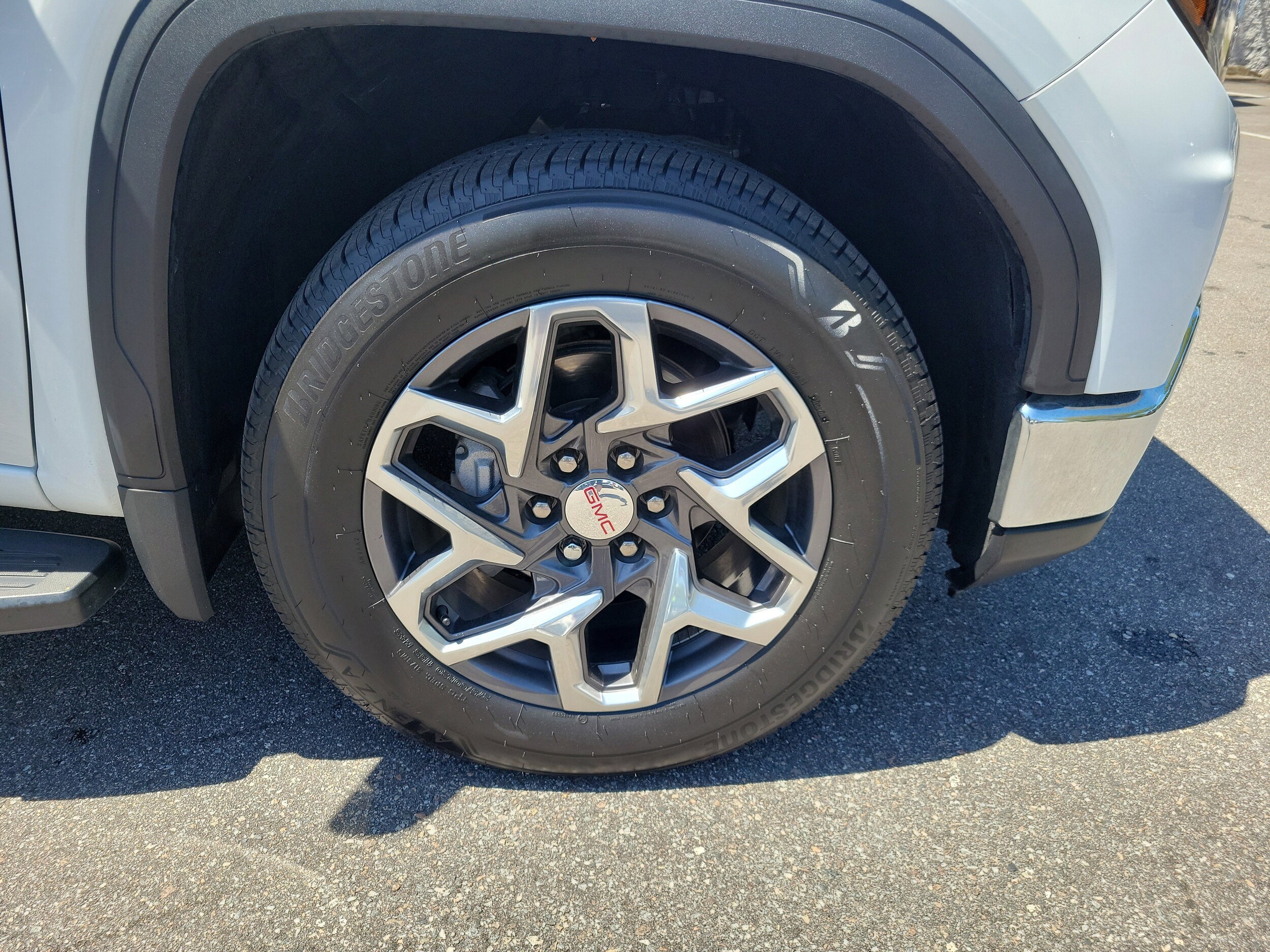 2024 GMC Sierra 1500 SLT - Photo 6