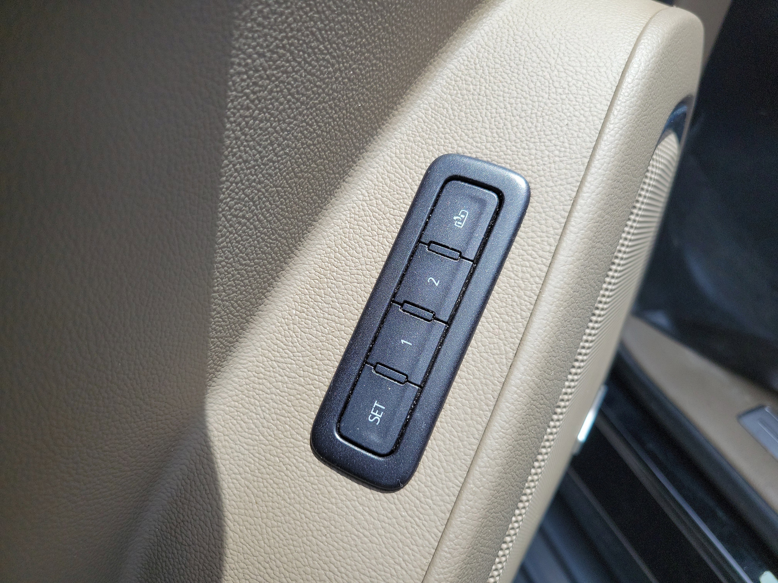 2019 Chevrolet Tahoe LT - Photo 22