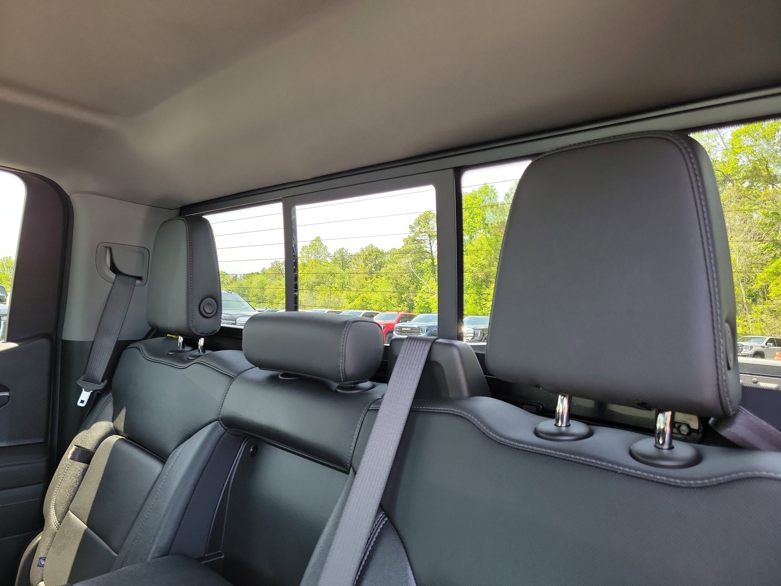 2026 GMC Sierra 1500 SLT - Photo 12