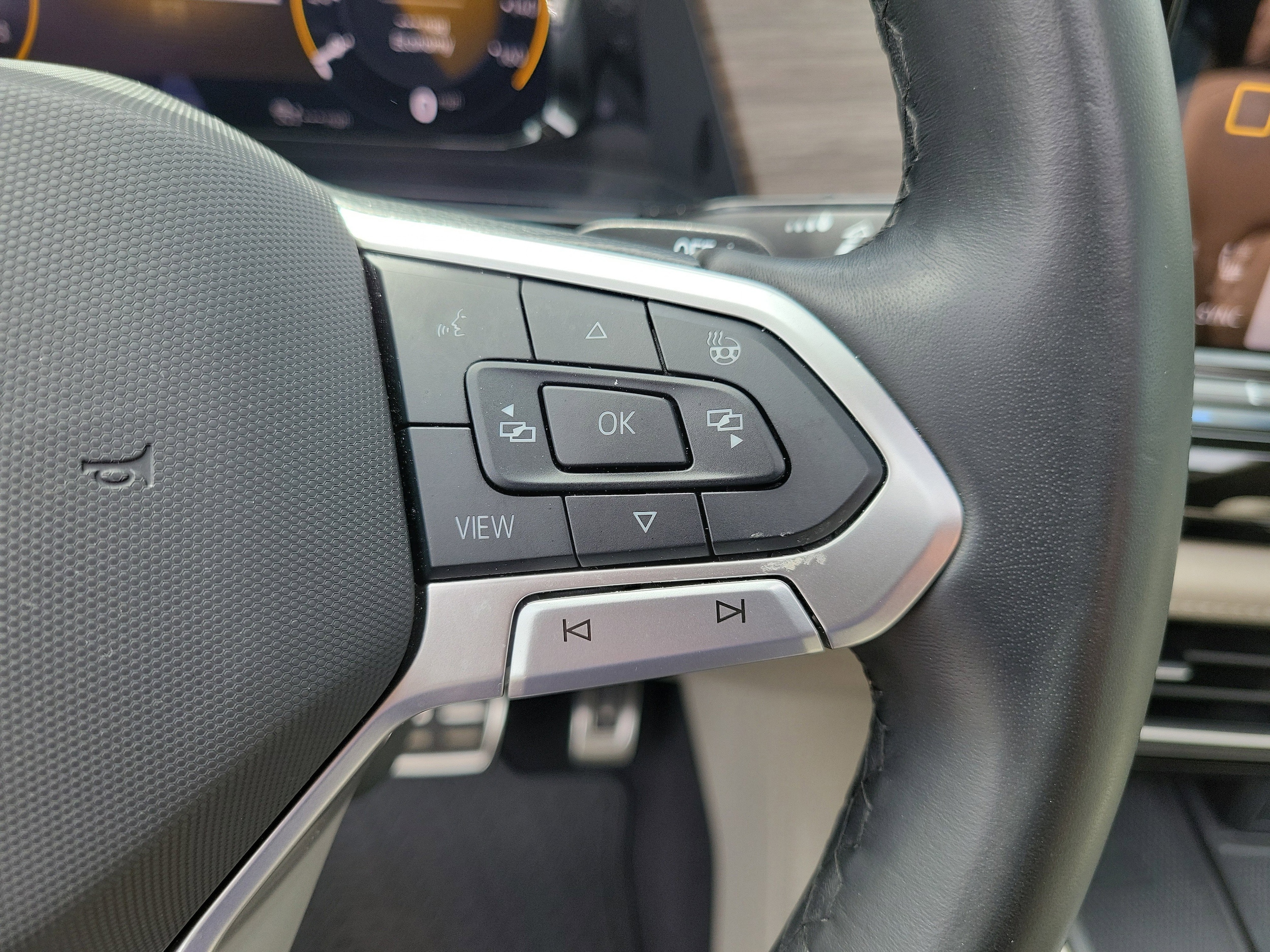 2024 Volkswagen Atlas SEL Premium R-Line - Photo 31