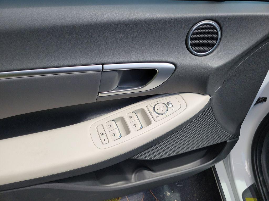 2025 Hyundai Sonata SEL - Photo 7