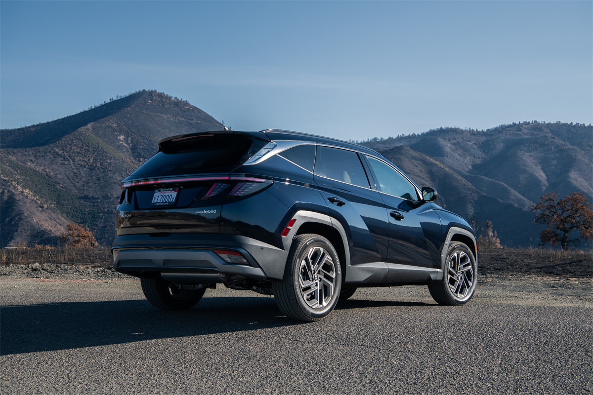 2026 Hyundai Tucson Hybrid rear angle
