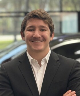 Staff member Andrew McCarthy from fe5d69b5b01a