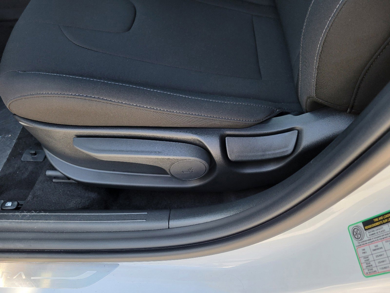 2025 Hyundai Elantra SEL - Photo 11