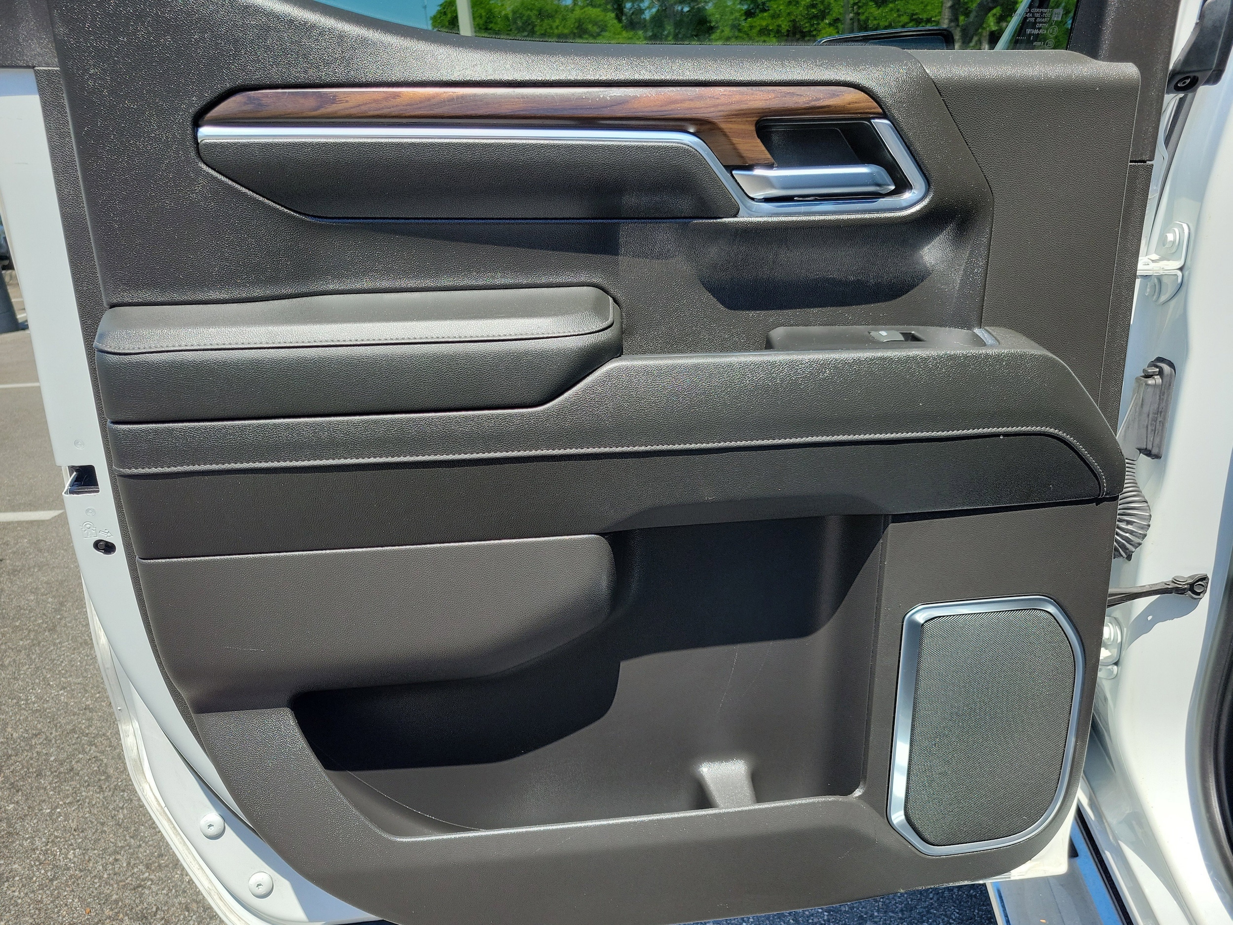 2024 GMC Sierra 1500 SLT - Photo 11