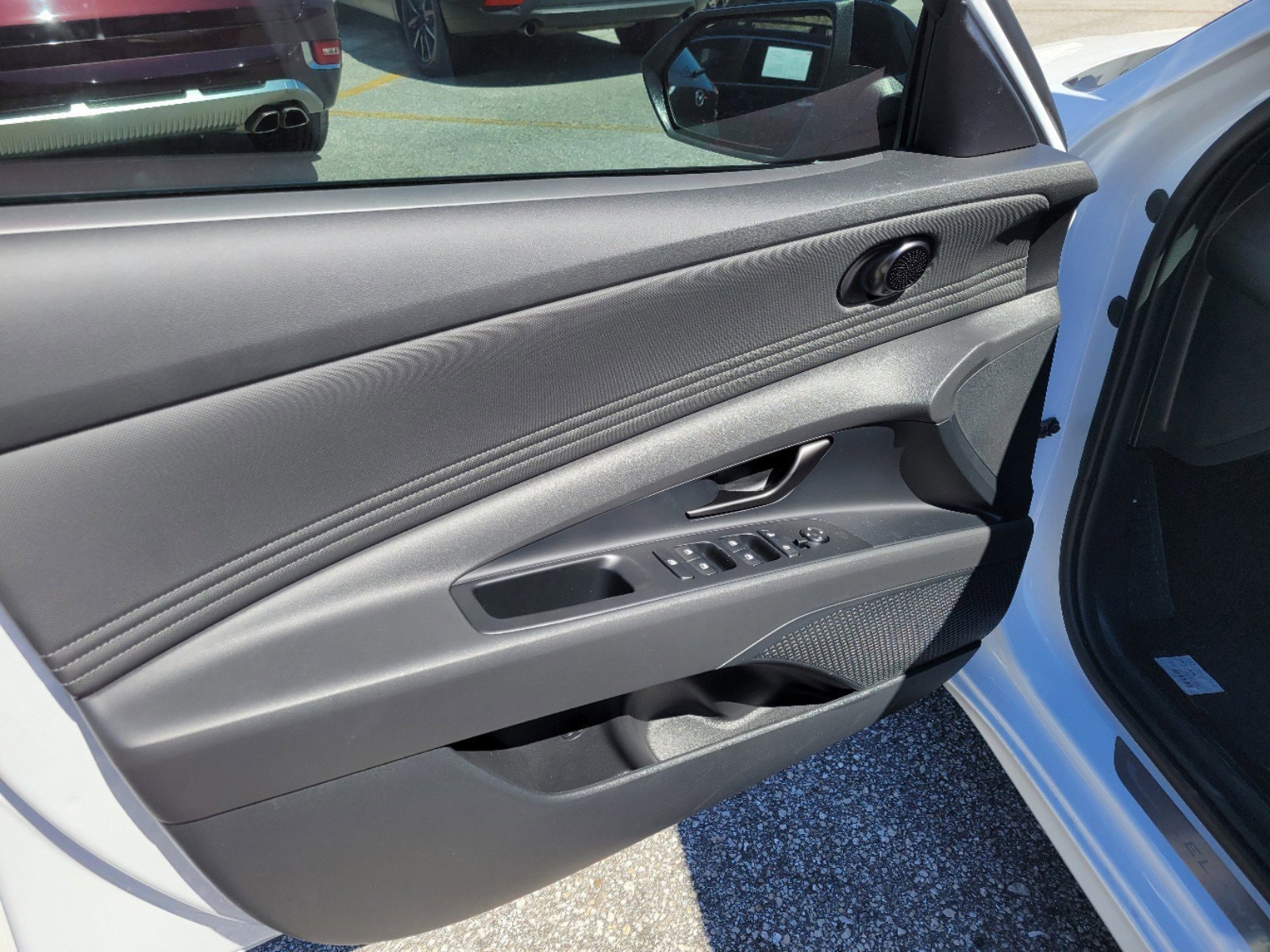 2025 Hyundai Elantra SEL - Photo 7