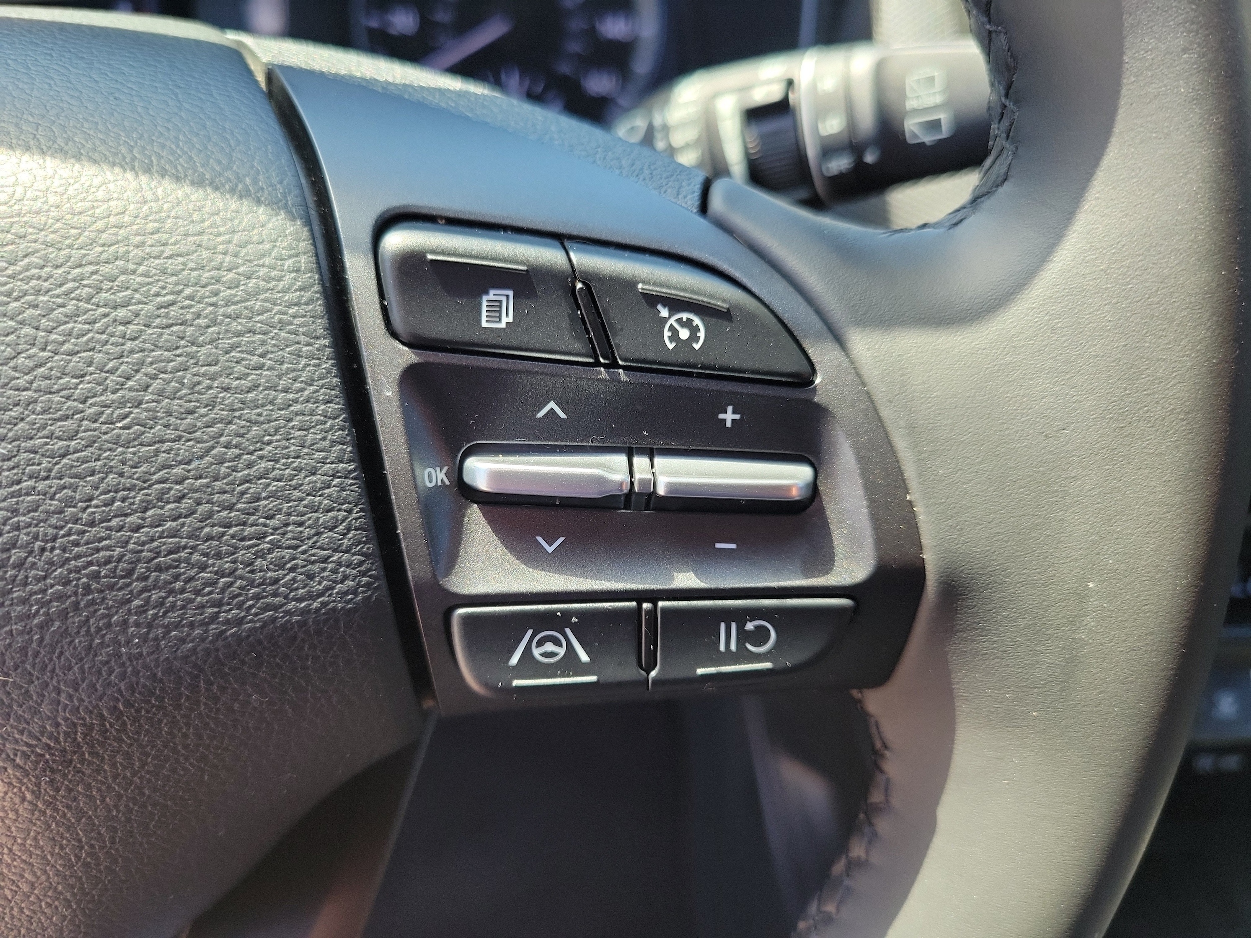 2023 Hyundai Kona SEL - Photo 28