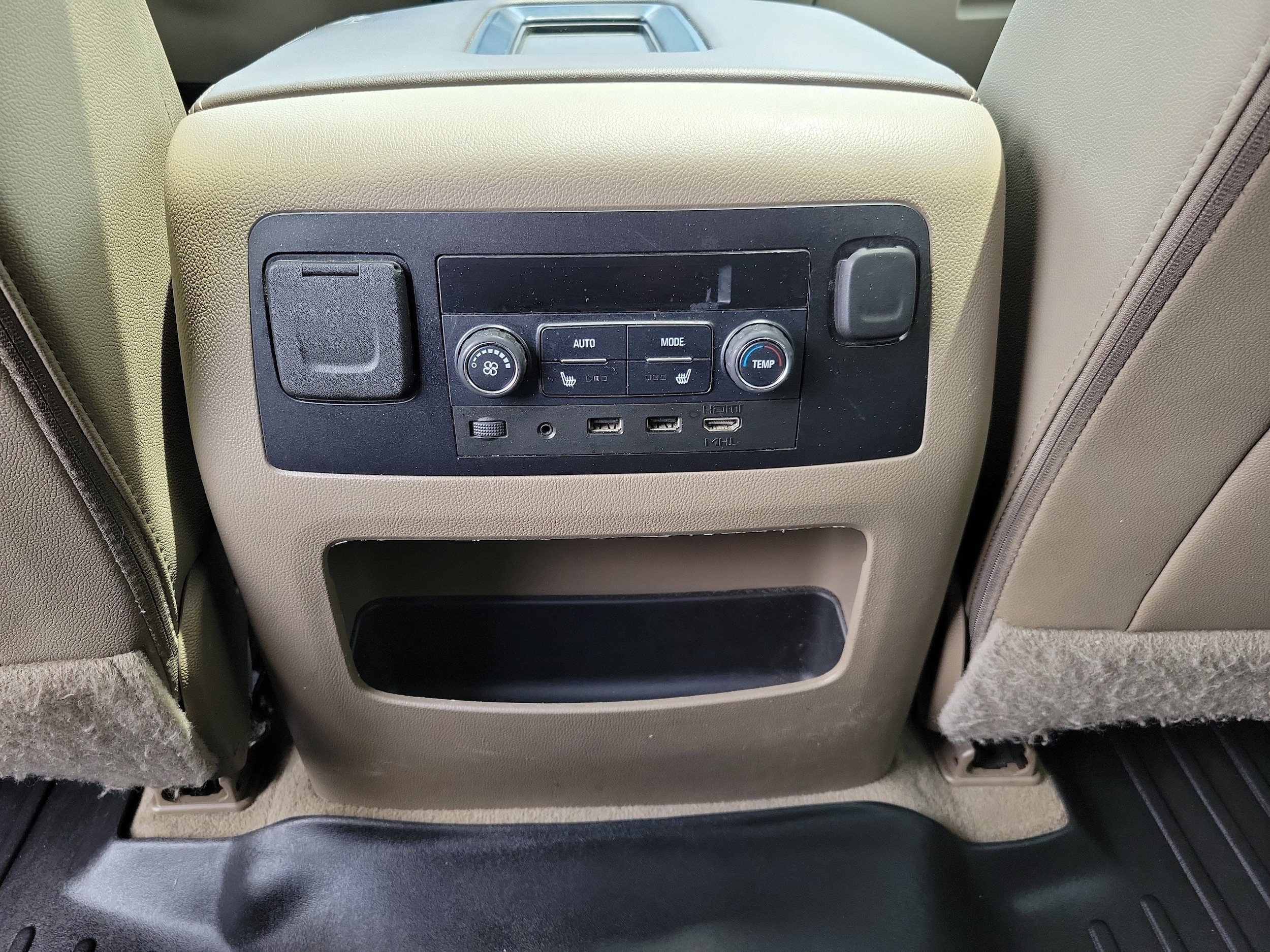 2019 Chevrolet Tahoe LT - Photo 16