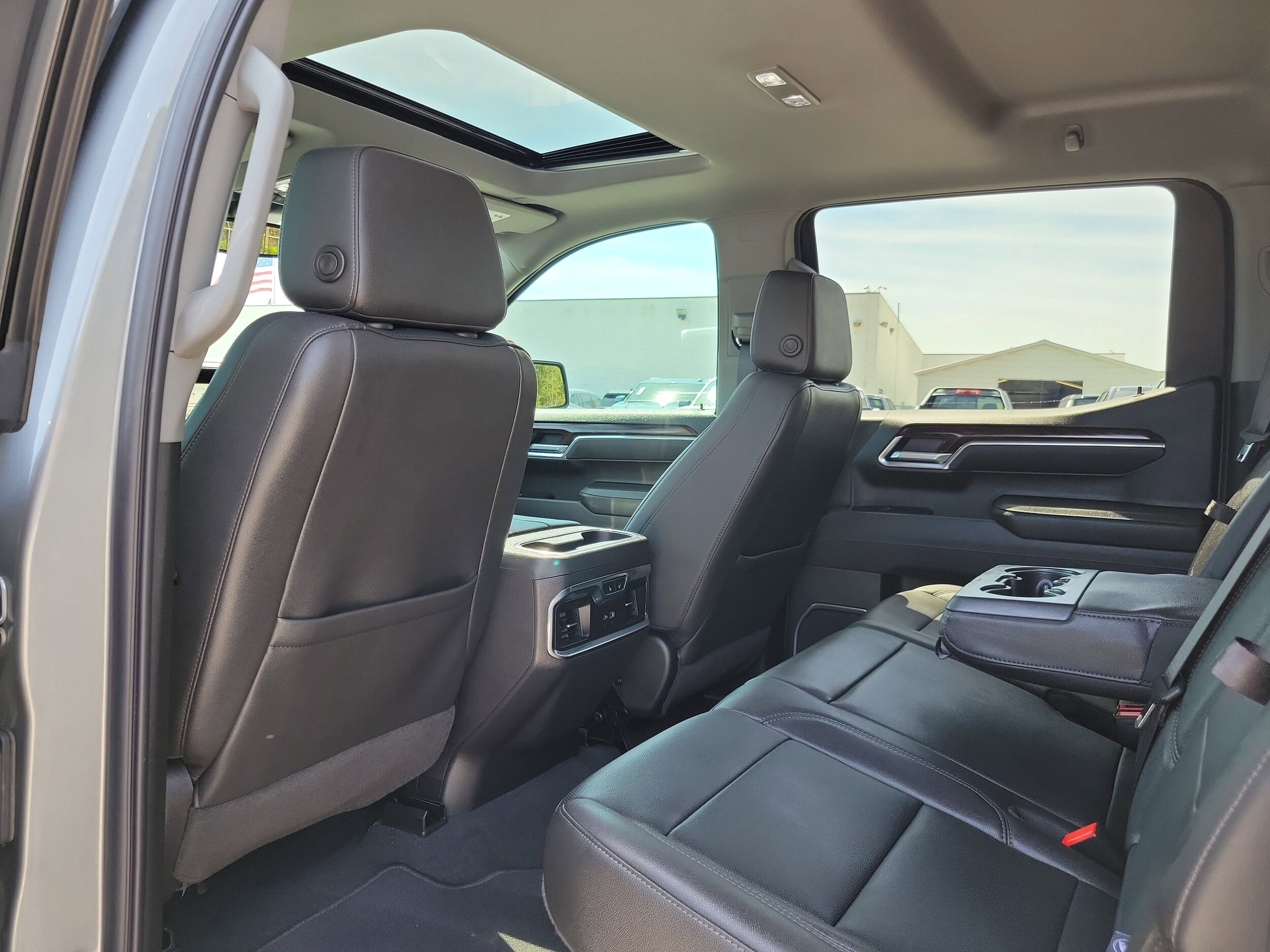 2026 GMC Sierra 1500 SLT - Photo 10
