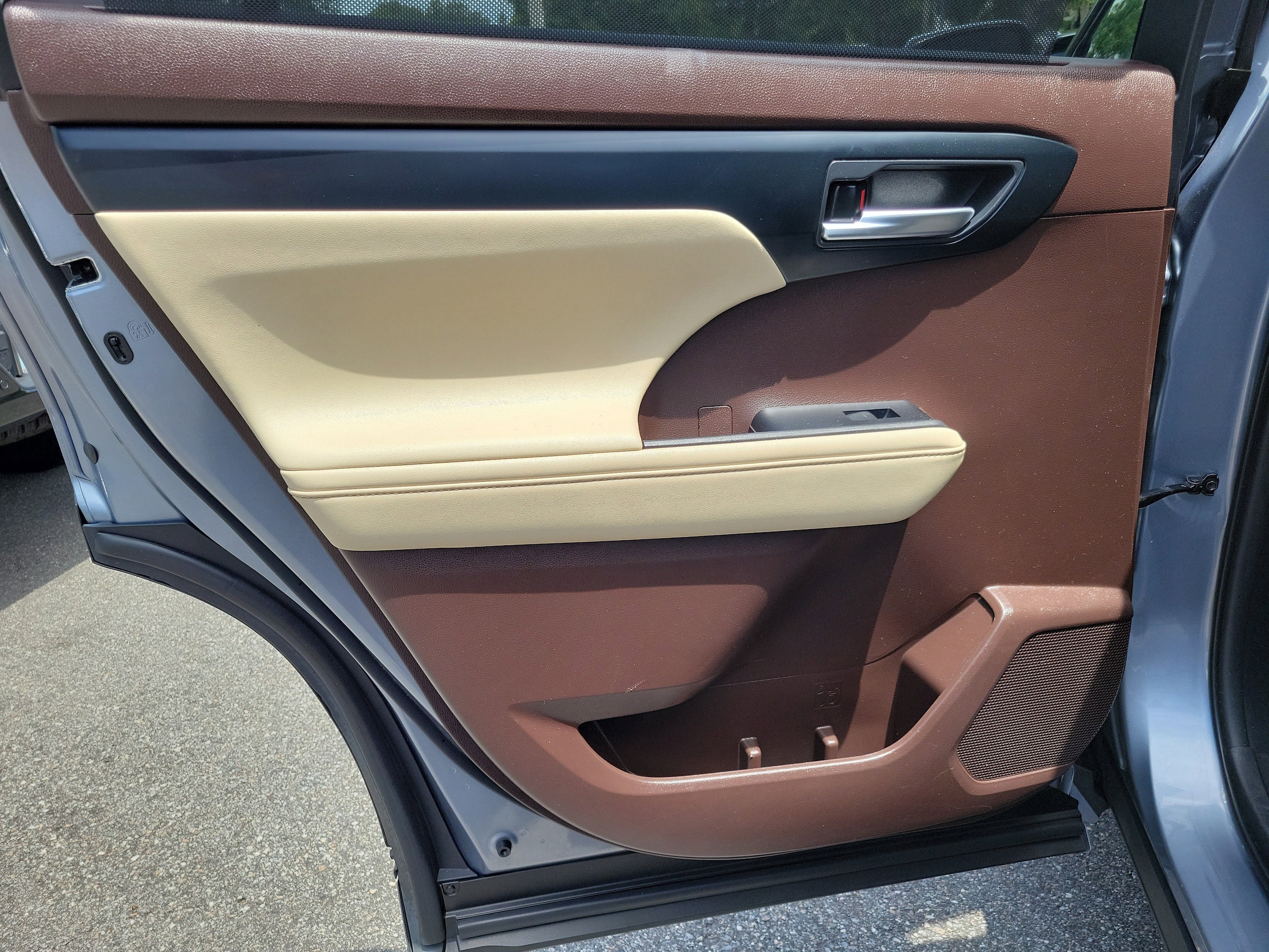 2021 Toyota Highlander XLE - Photo 12